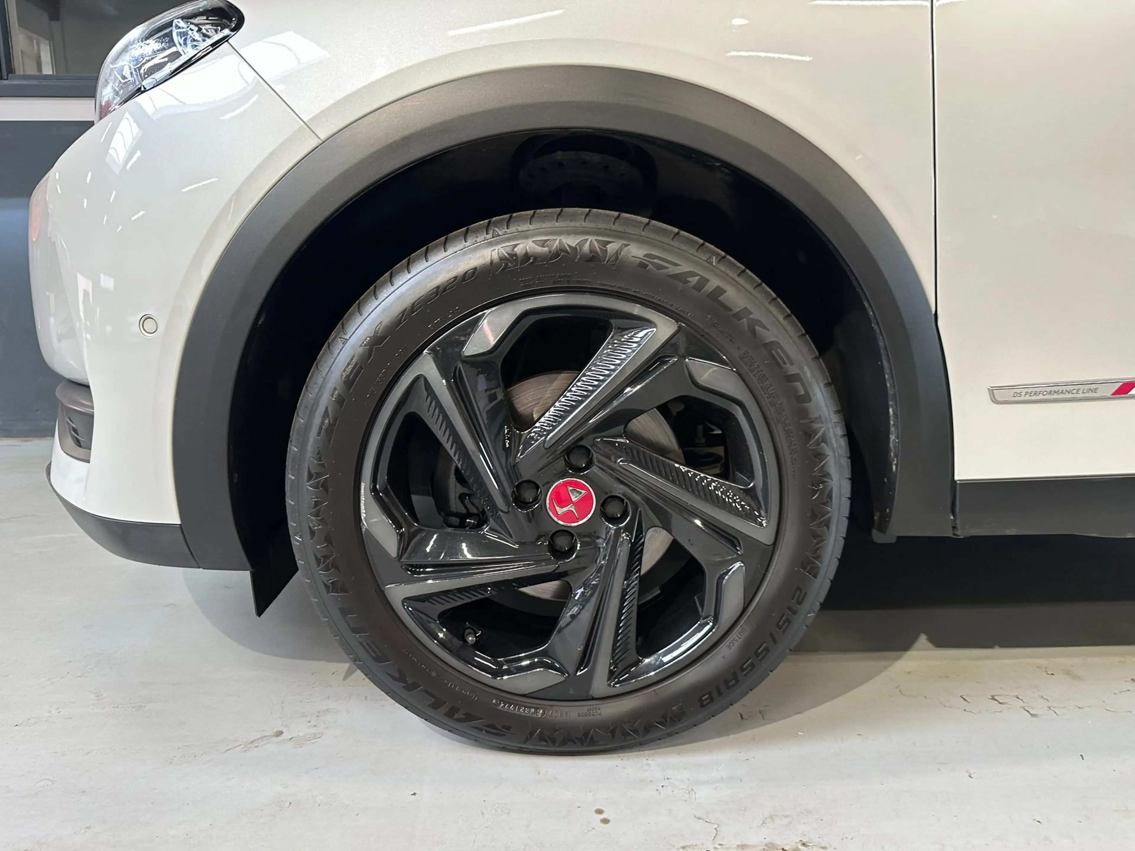 DS Automobiles DS 3 Crossback 1.2 PureTech Performance Line — photo 5