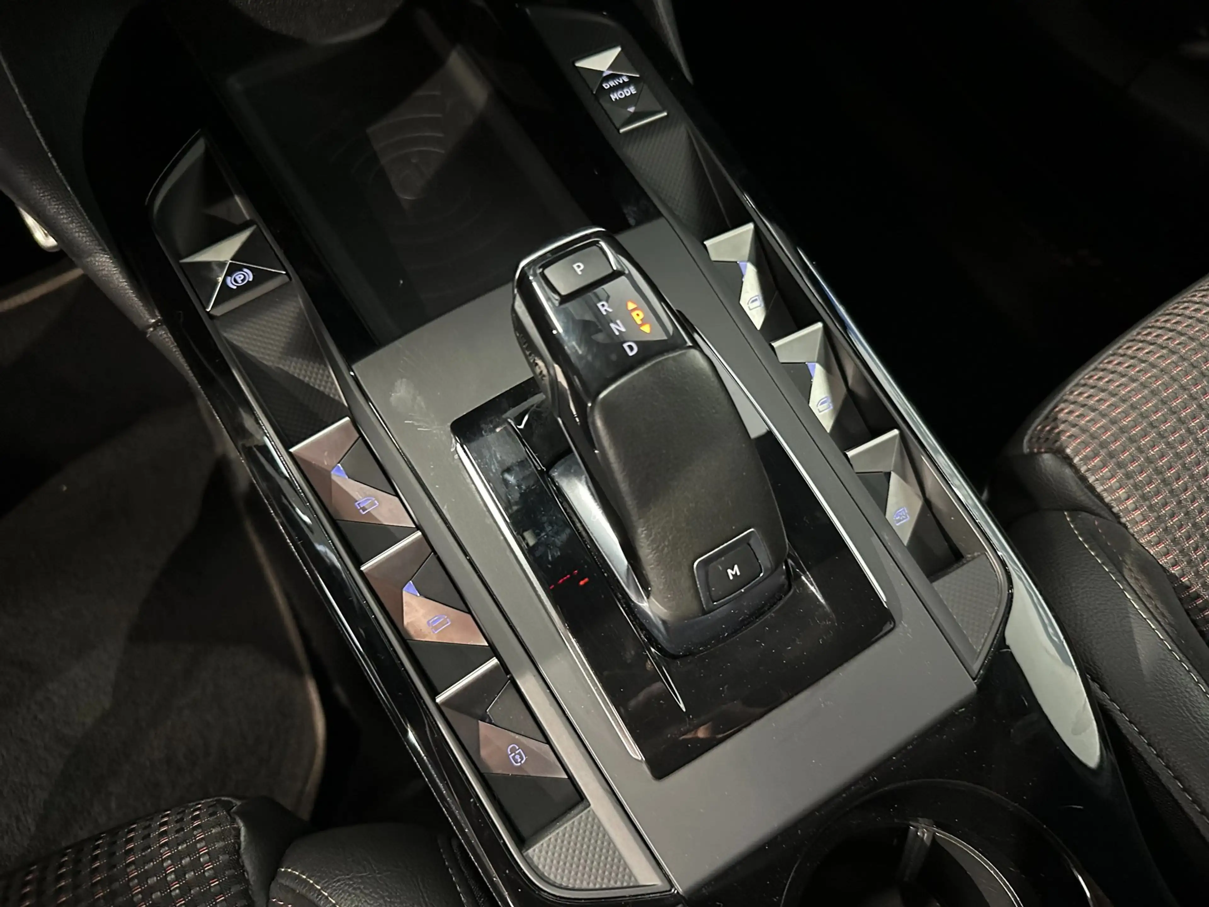 DS Automobiles DS 3 Crossback 1.2 PureTech Performance Line — photo 10