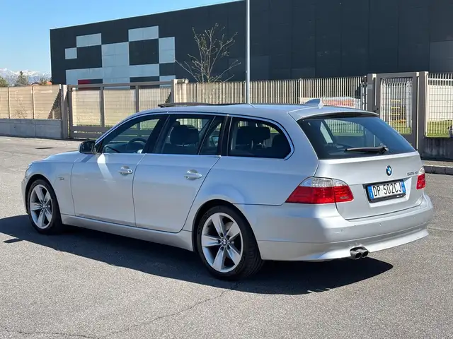 BMW 525