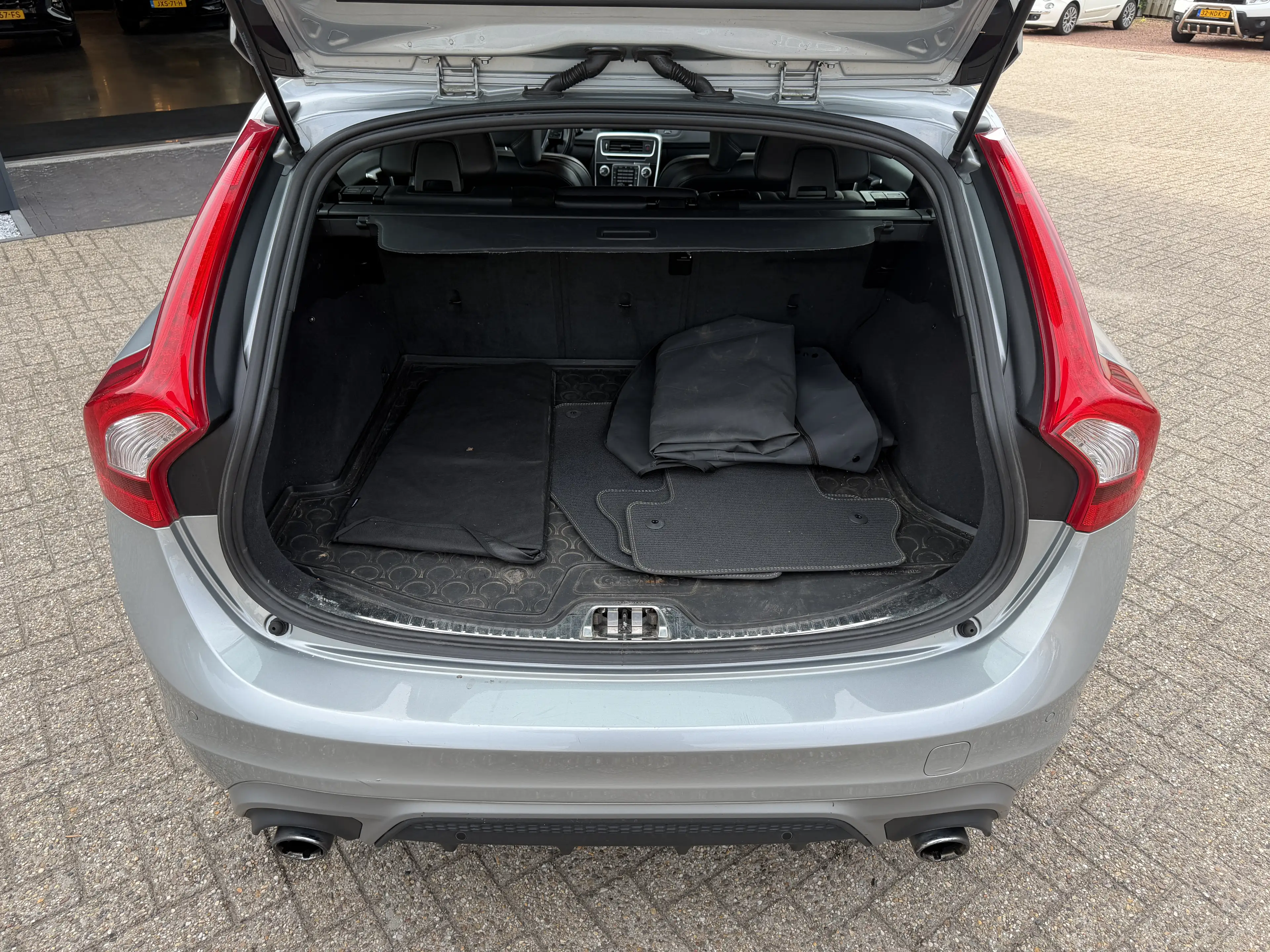 Volvo V60 T3 Summum — photo 9