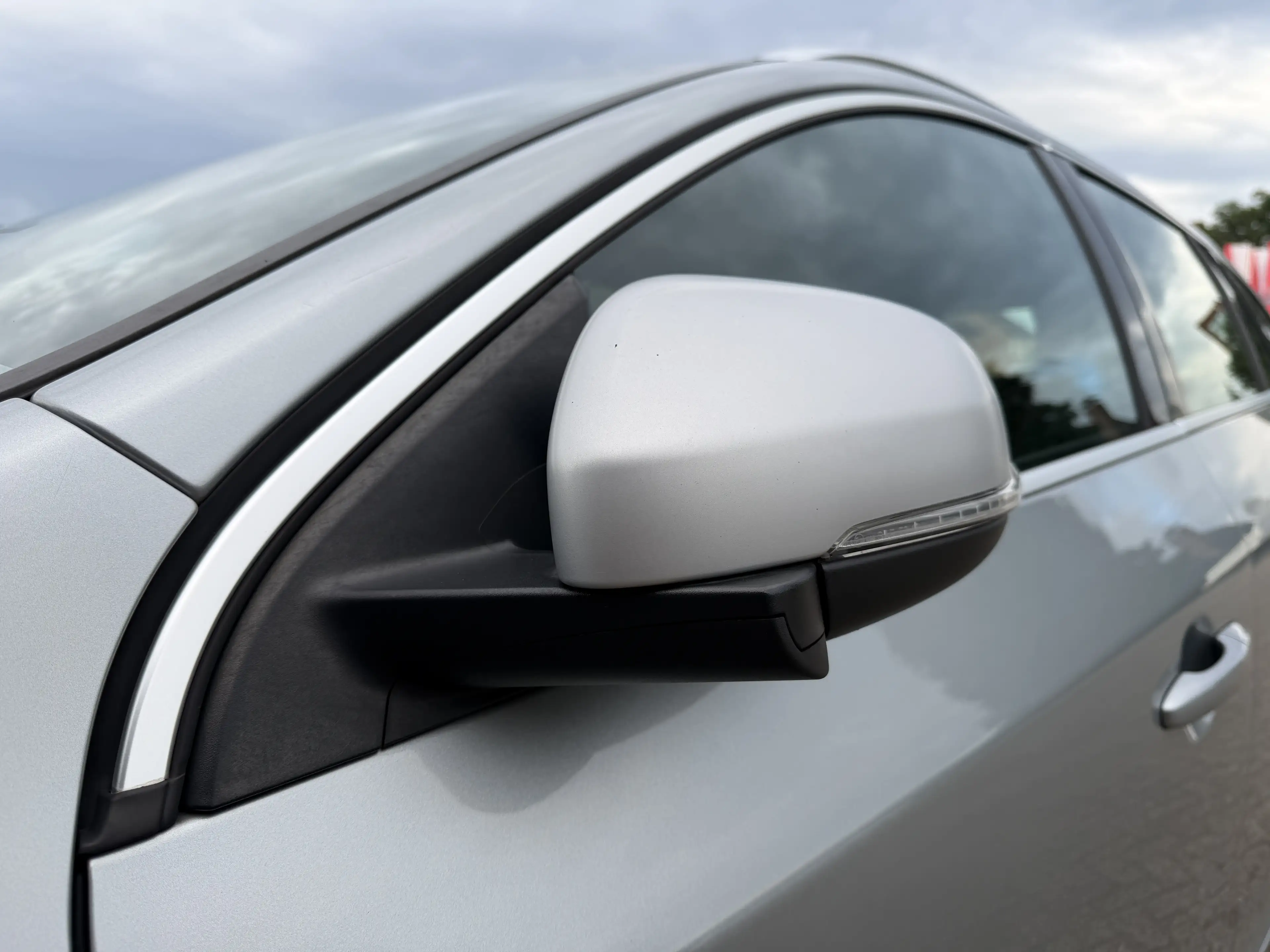 Volvo V60 T3 Summum — photo 11