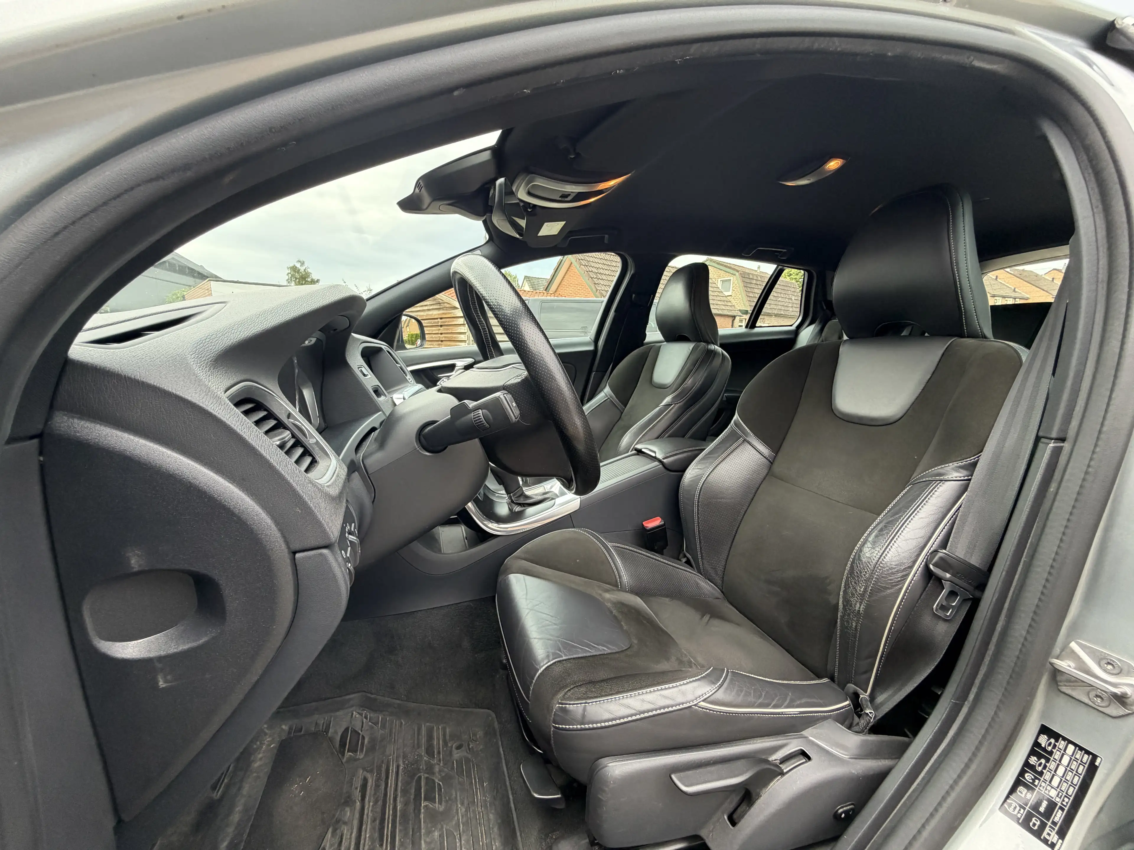 Volvo V60 T3 Summum — photo 2