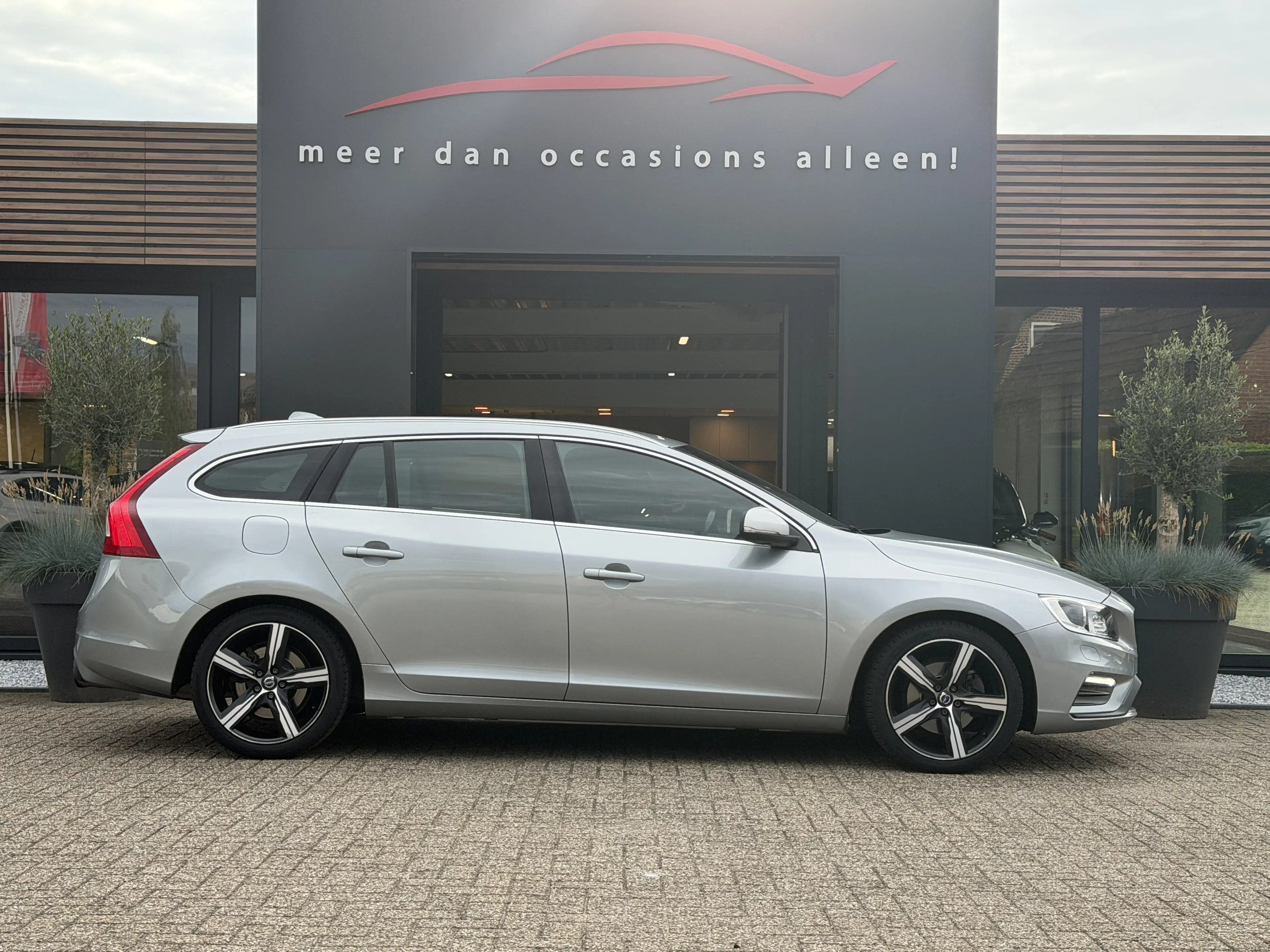 Volvo V60 T3 Summum — photo 5