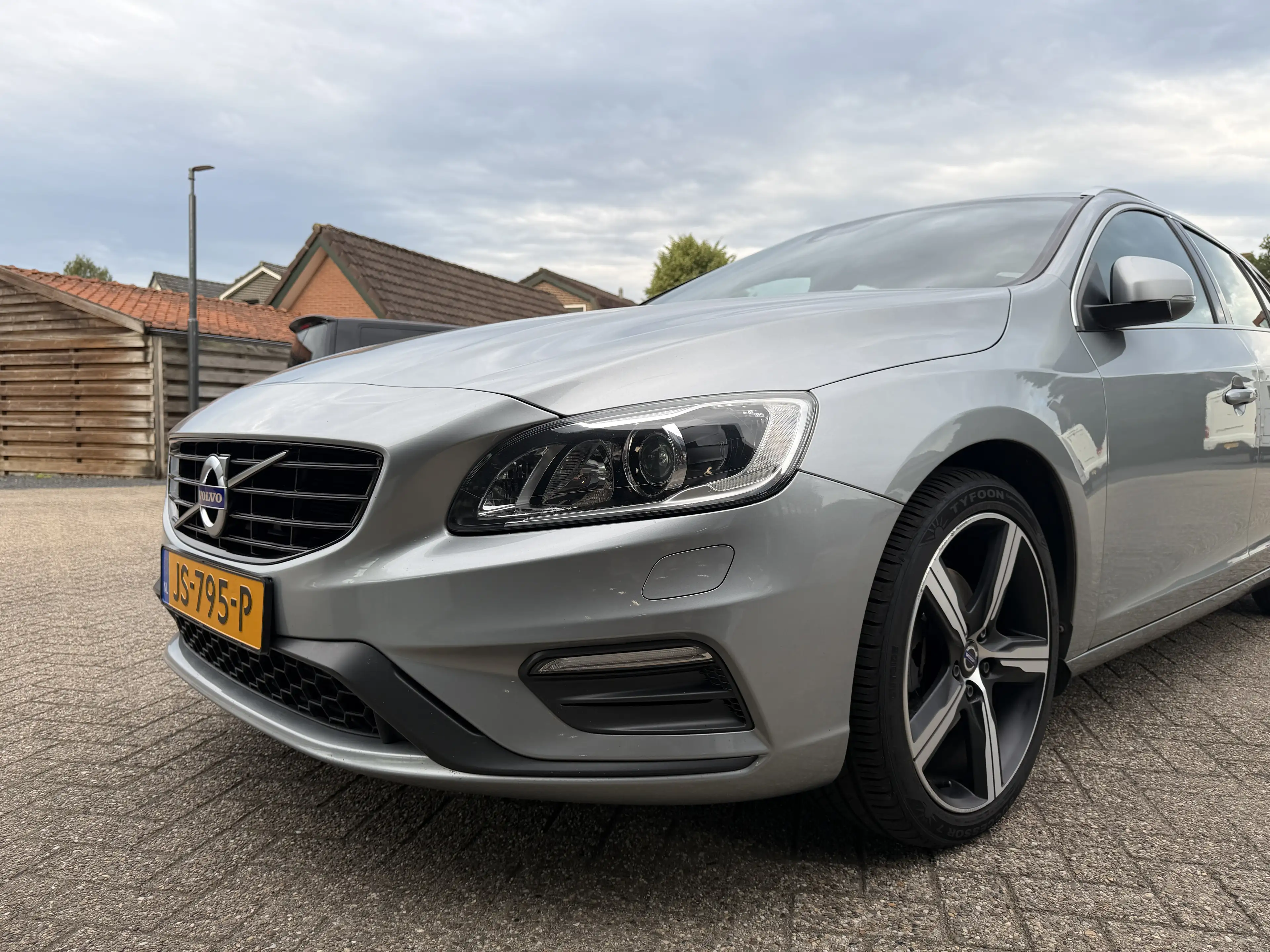 Volvo V60 T3 Summum — photo 10