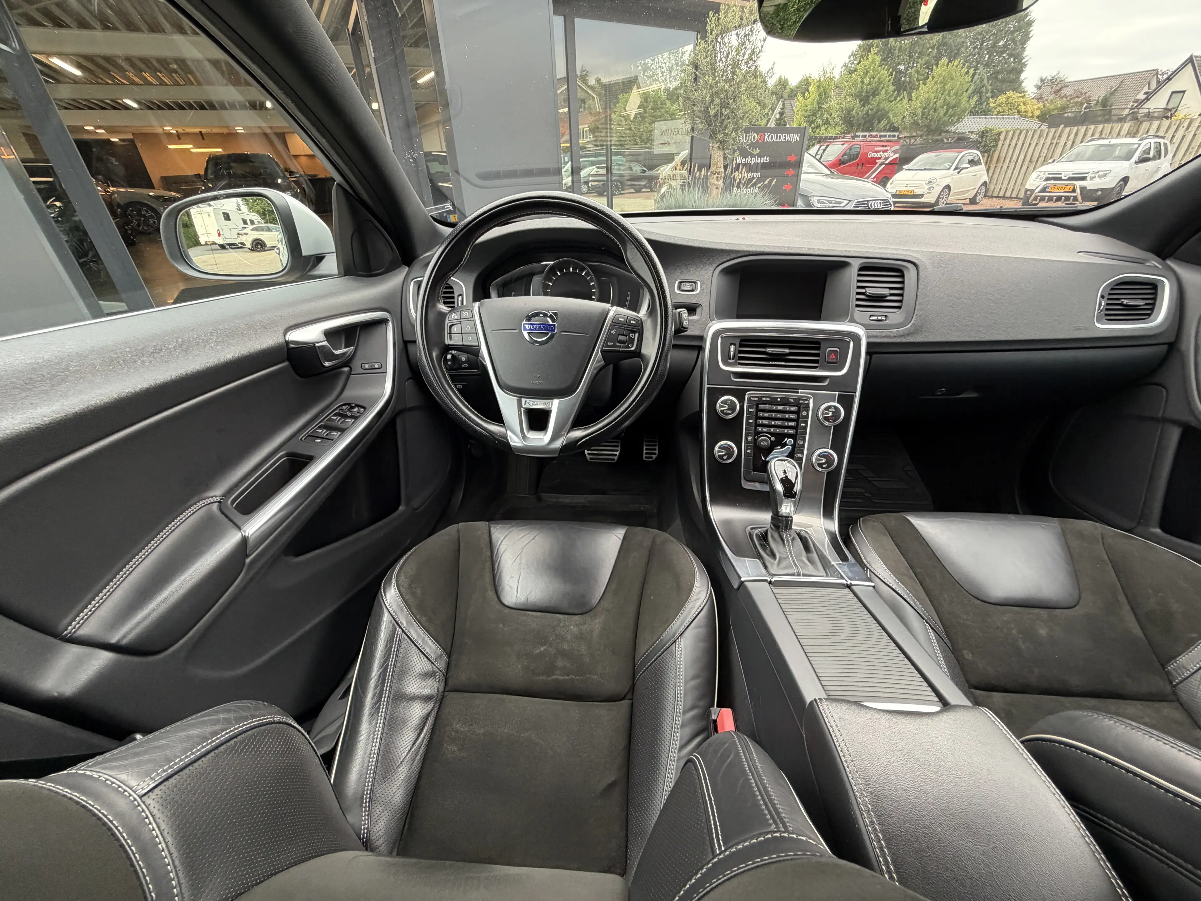 Volvo V60 T3 Summum — photo 6