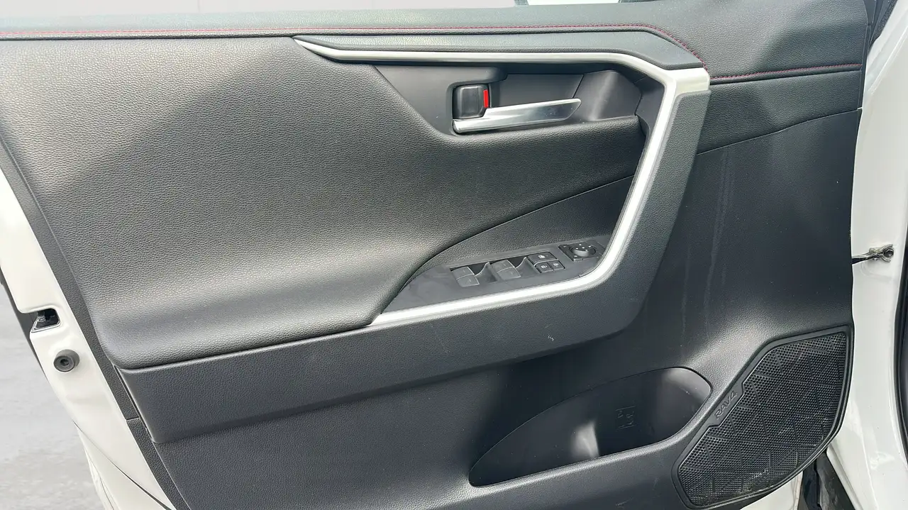 Toyota RAV 4 Prime снимка Toyota RAV 4 Prime