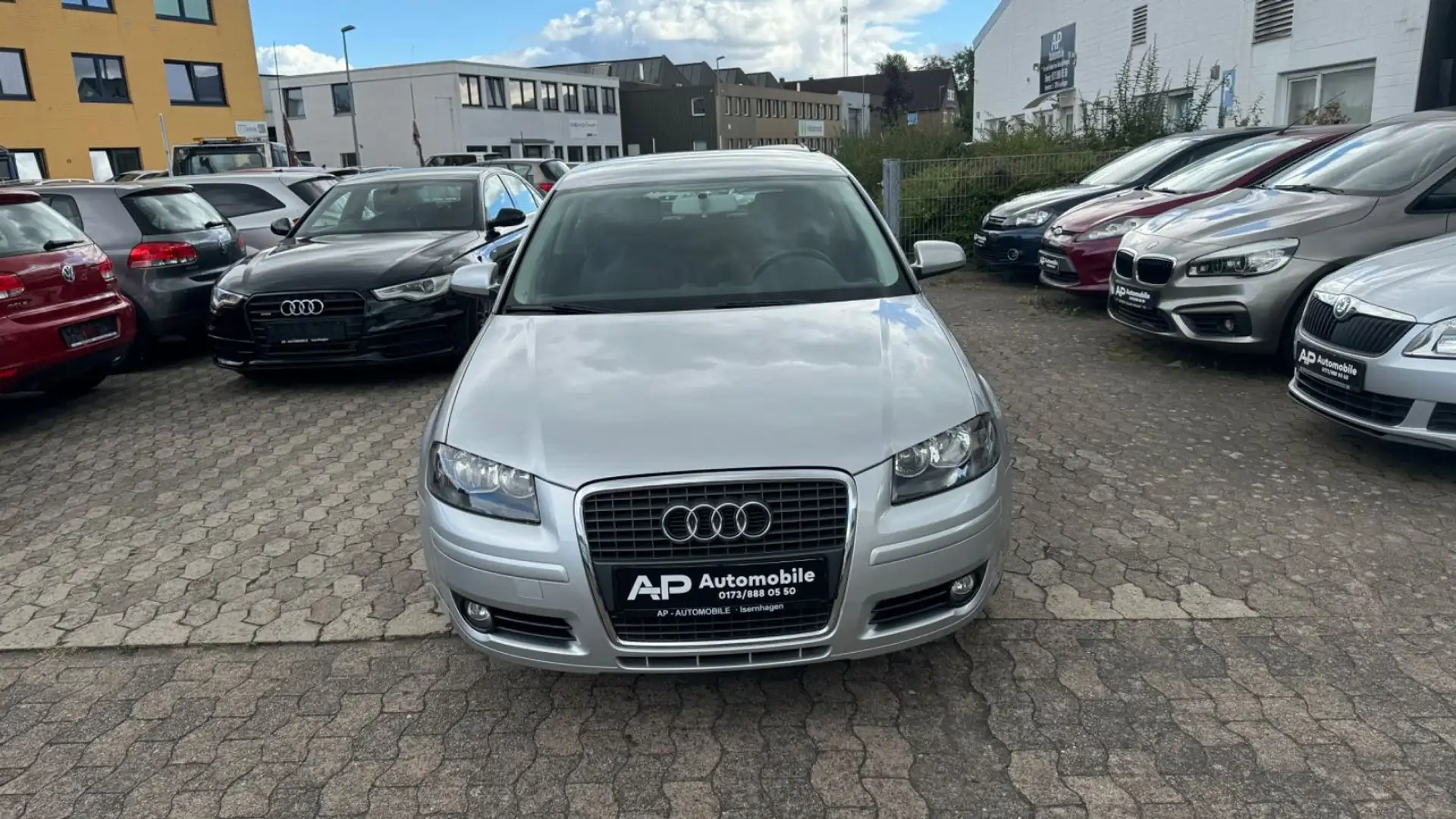 Audi A3 1.6 Attraction 2.Hand 133 TKM Tüv Neu Silber - 2