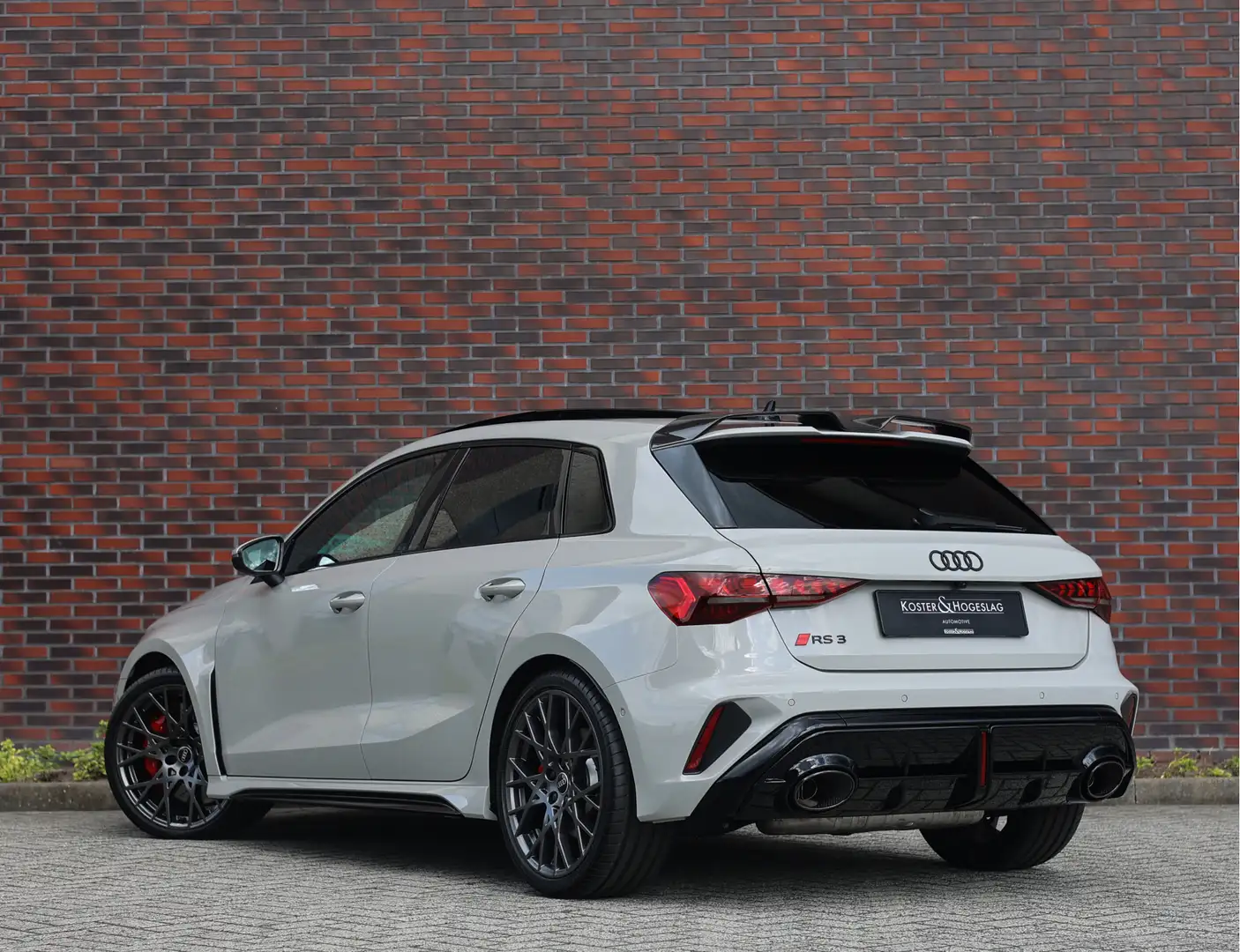 Audi RS3 Sportback 2.5 TFSI quattro | Krijt - Pano - Sonos Grau - 2