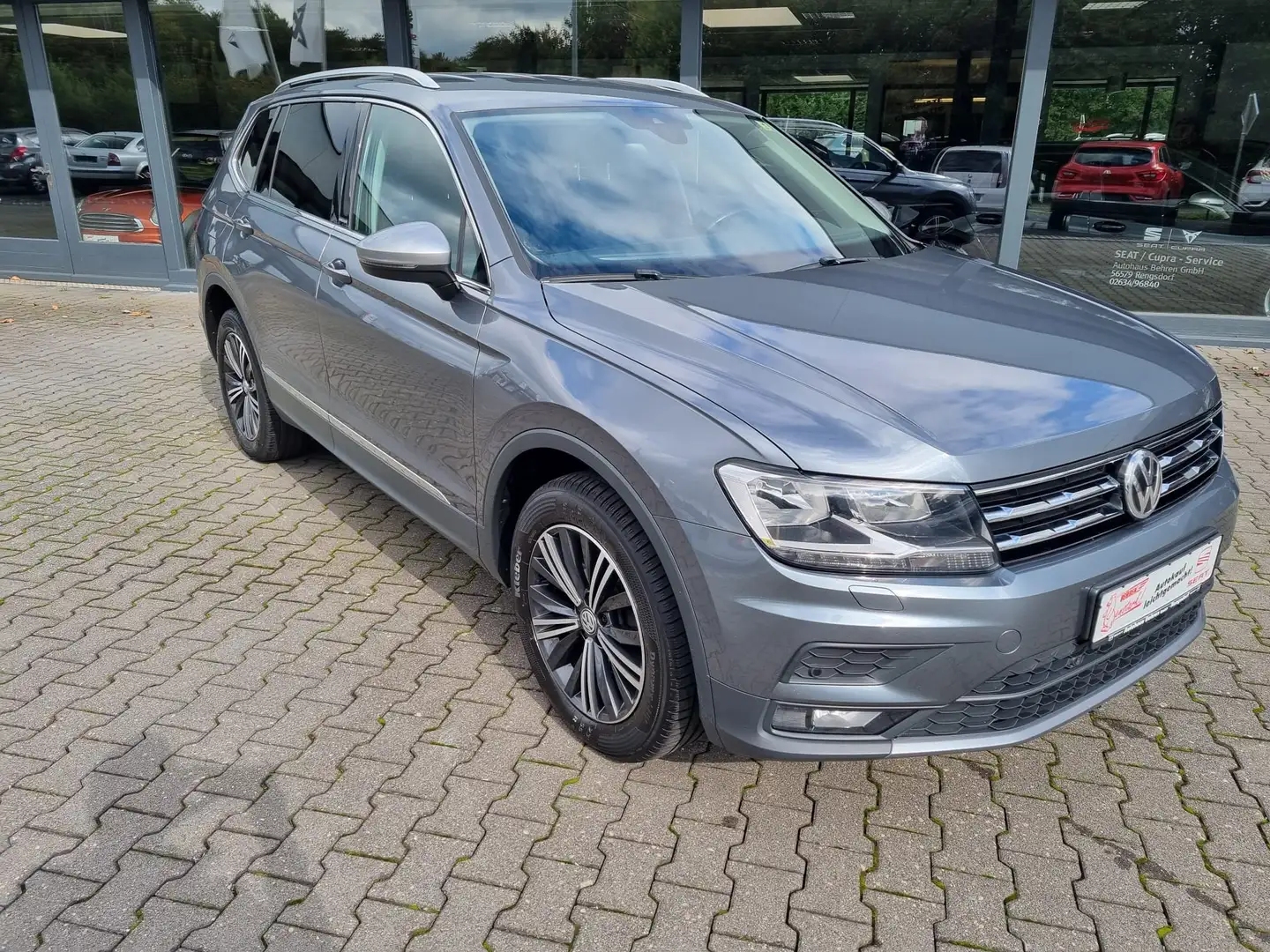 Volkswagen Tiguan Allspace 2.0 TDI DSG United Gris - 2