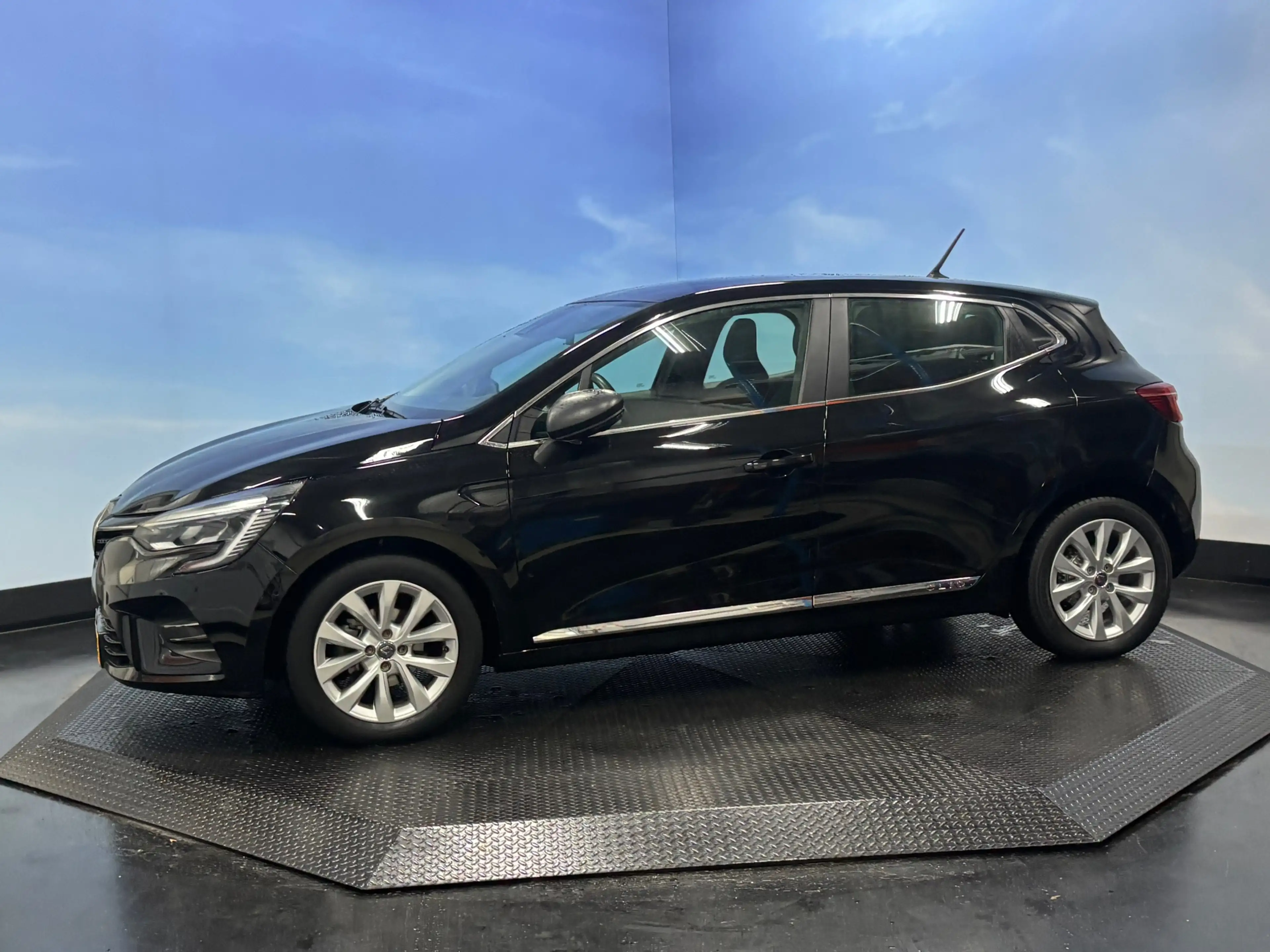 Renault Clio 1.0 TCe Intens Navi | Clima | Cruise | Camera — photo 3