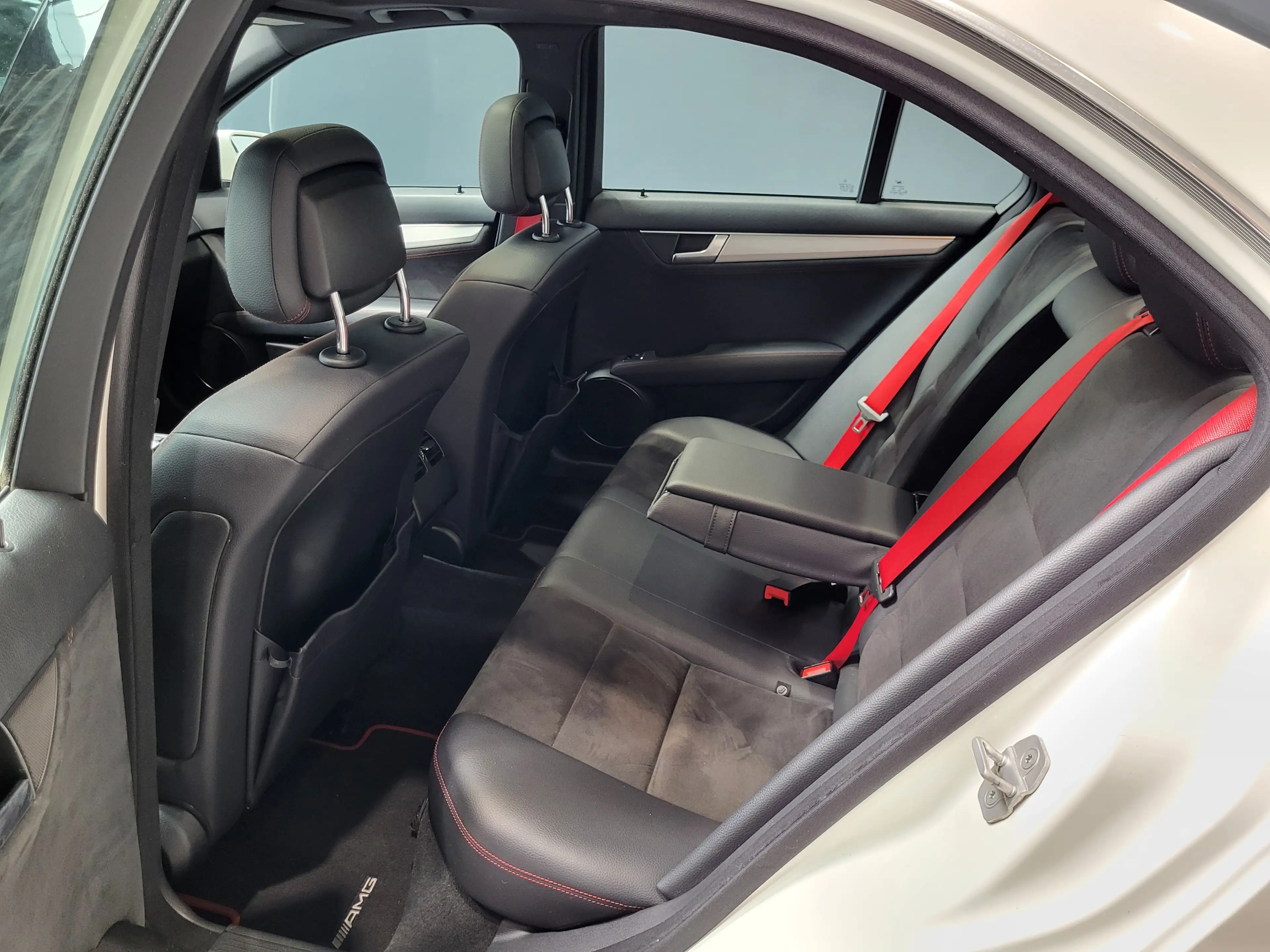Mercedes-Benz C 350 CDI AMG *TOP Ausstattung* — photo 9