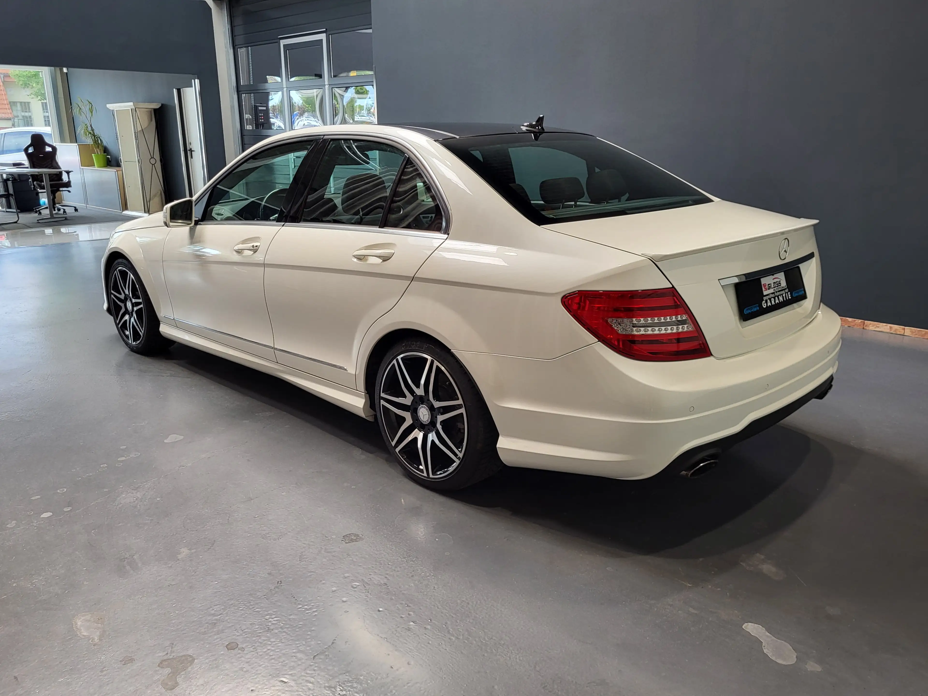 Mercedes-Benz C 350 CDI AMG *TOP Ausstattung* — photo 5