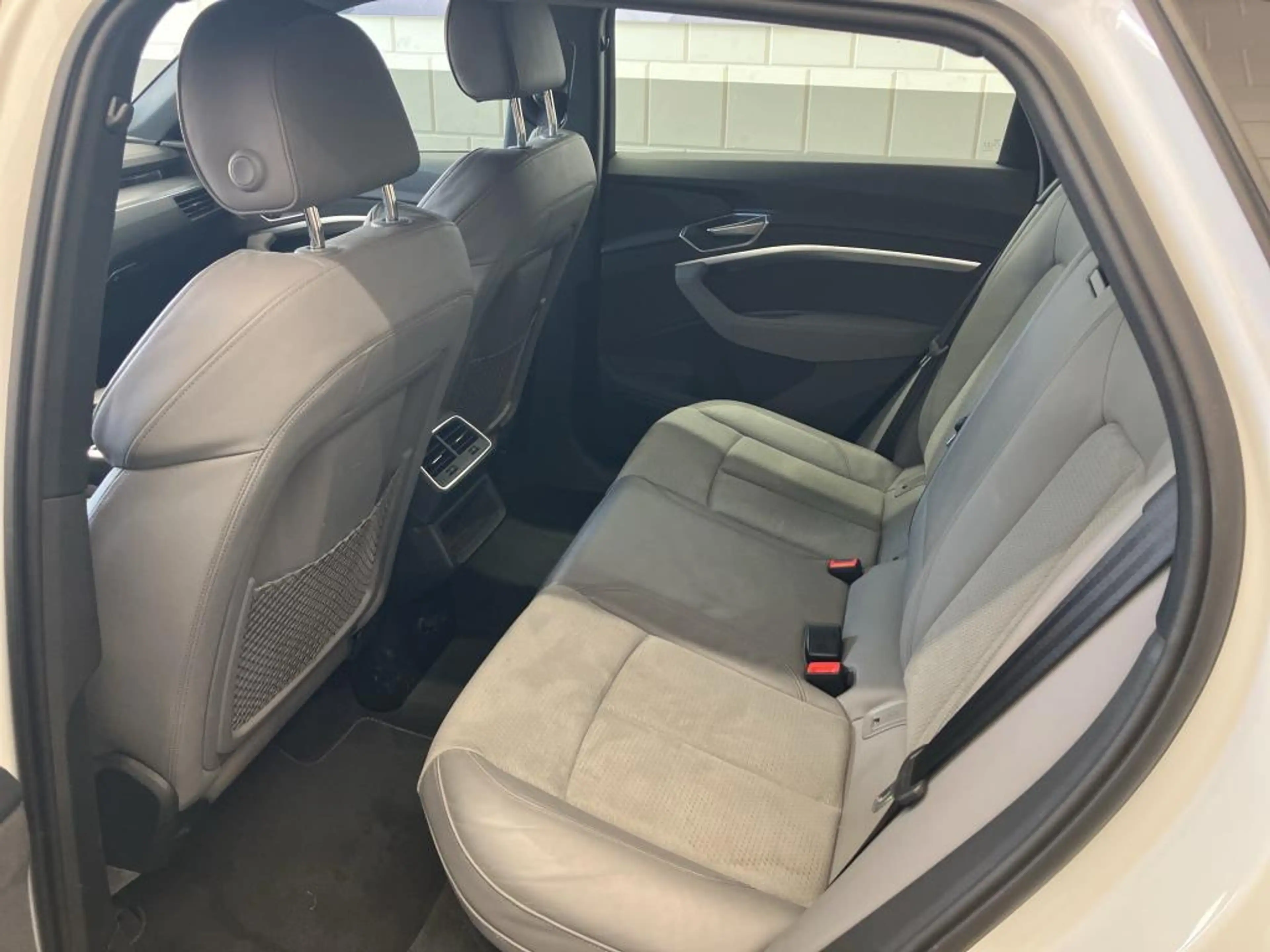 Audi e-tron 55 2x S LINE ACC/SIDE/MEMORY/DAB/DSP/360° — photo 11