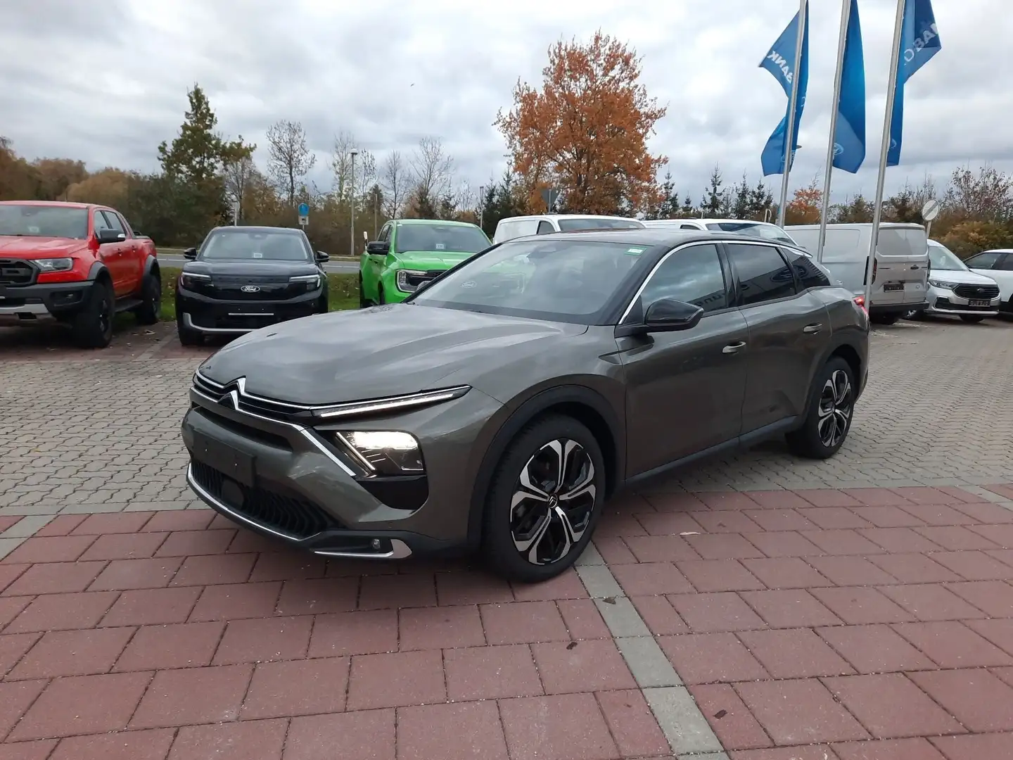 Citroen C5 X 1.2 PureTech 130 Plus HUD  Kamera Navi LED Grijs - 2