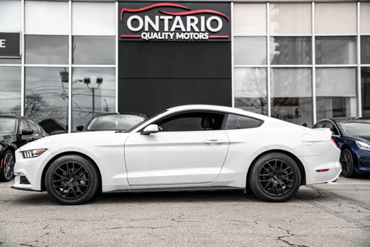 Ford Mustang снимка Ford Mustang