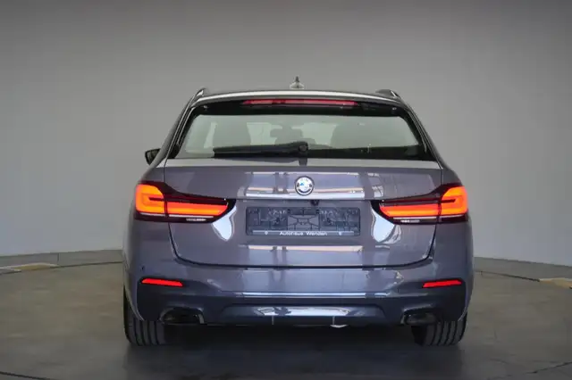 BMW 5 Series view 5