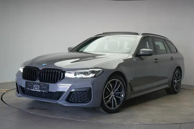 BMW 5 Series view 3