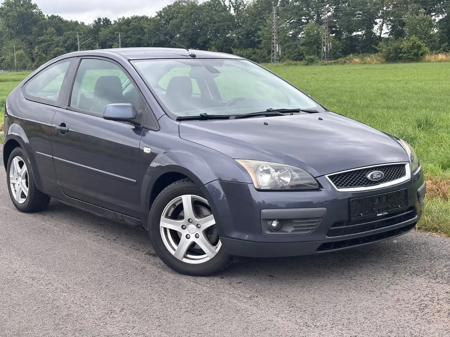 Ford Focus 1.6 Lim. Titanium Navi Klima LM Grau - 1
