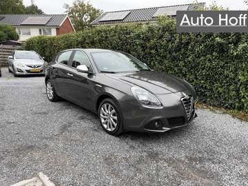 1.4 T Distinctive | Autom. Airco | Cruise Control