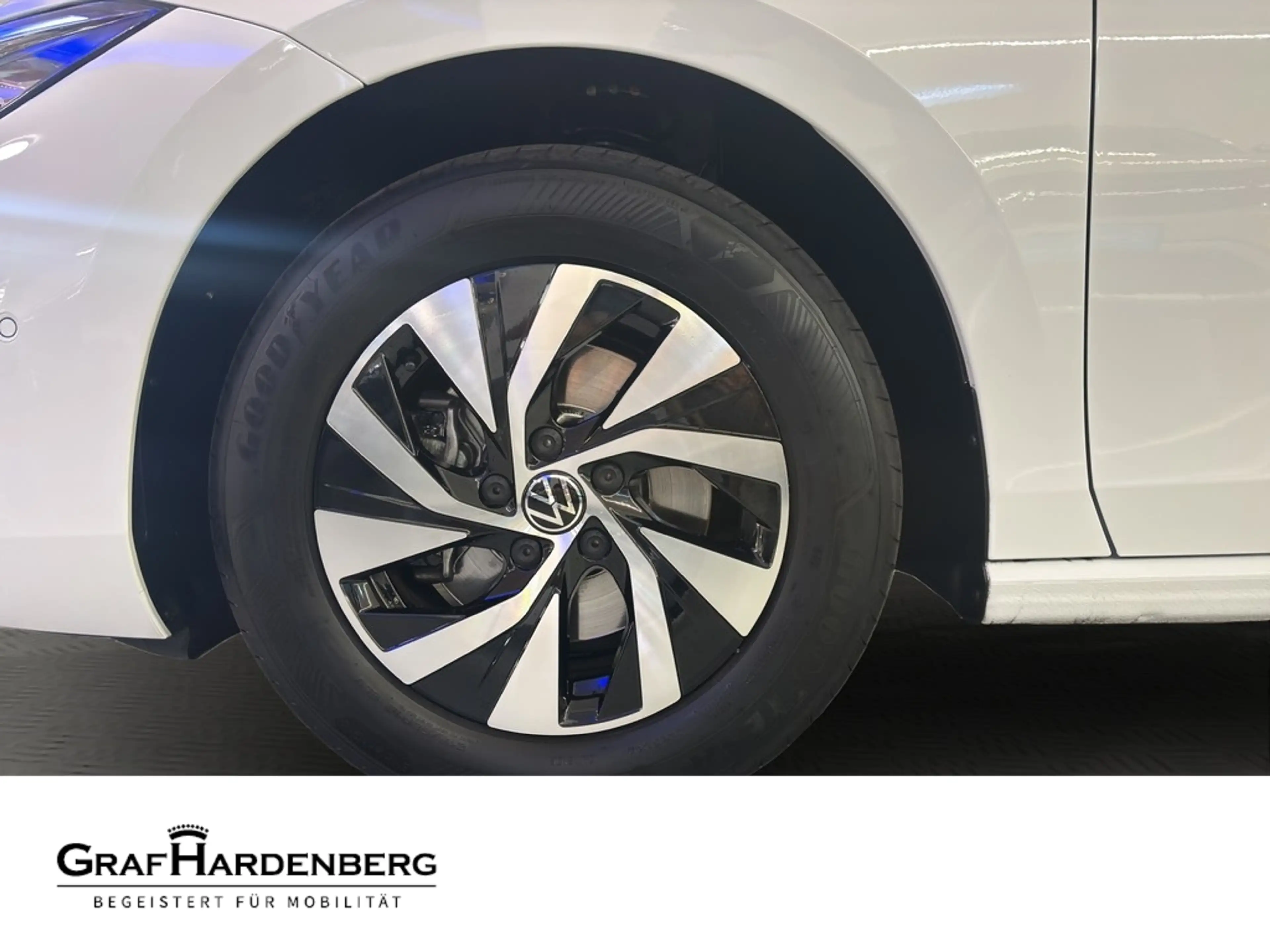 Volkswagen Passat Variant Business 2.0 TDI DSG AHK Navi 360°Kamera — photo 12