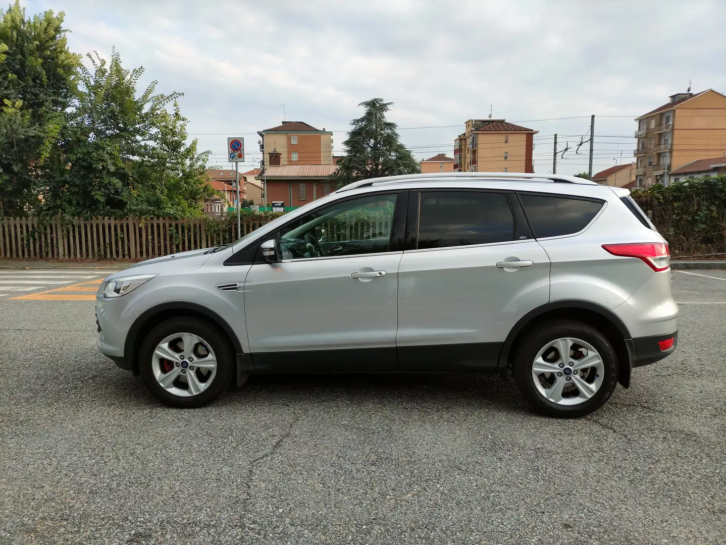 Ford Kuga 2.0 tdci Titanium 2wd s&s 120cv E6 - 2