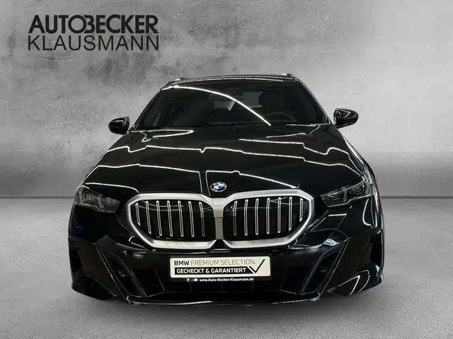 BMW 5 Series view 5