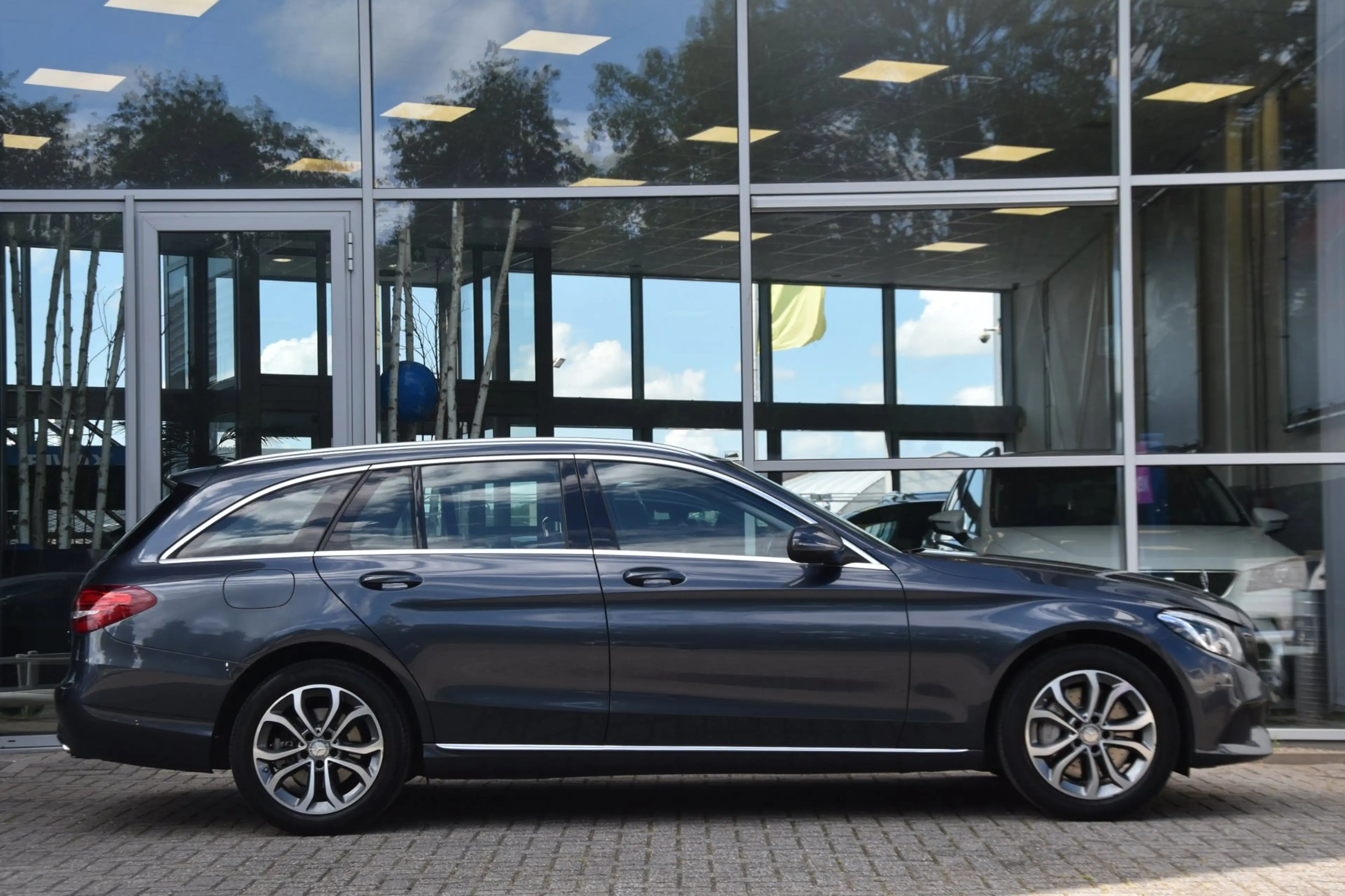 Mercedes-Benz C 350 Estate e Lease Edition Airco Leder Camera Pdc Aut. — photo 2
