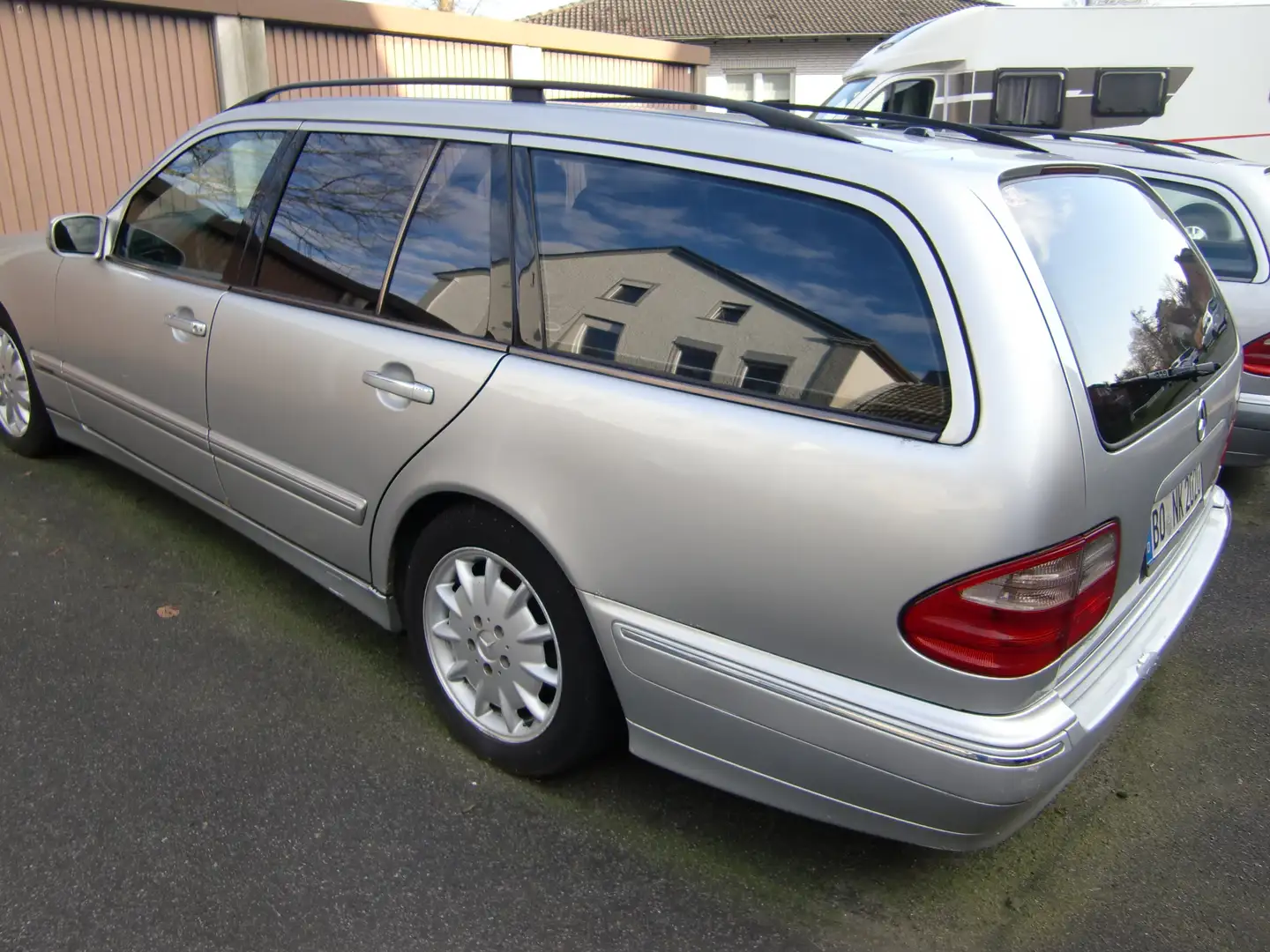 Mercedes-Benz E 240 E 240 T Classic Silver - 2