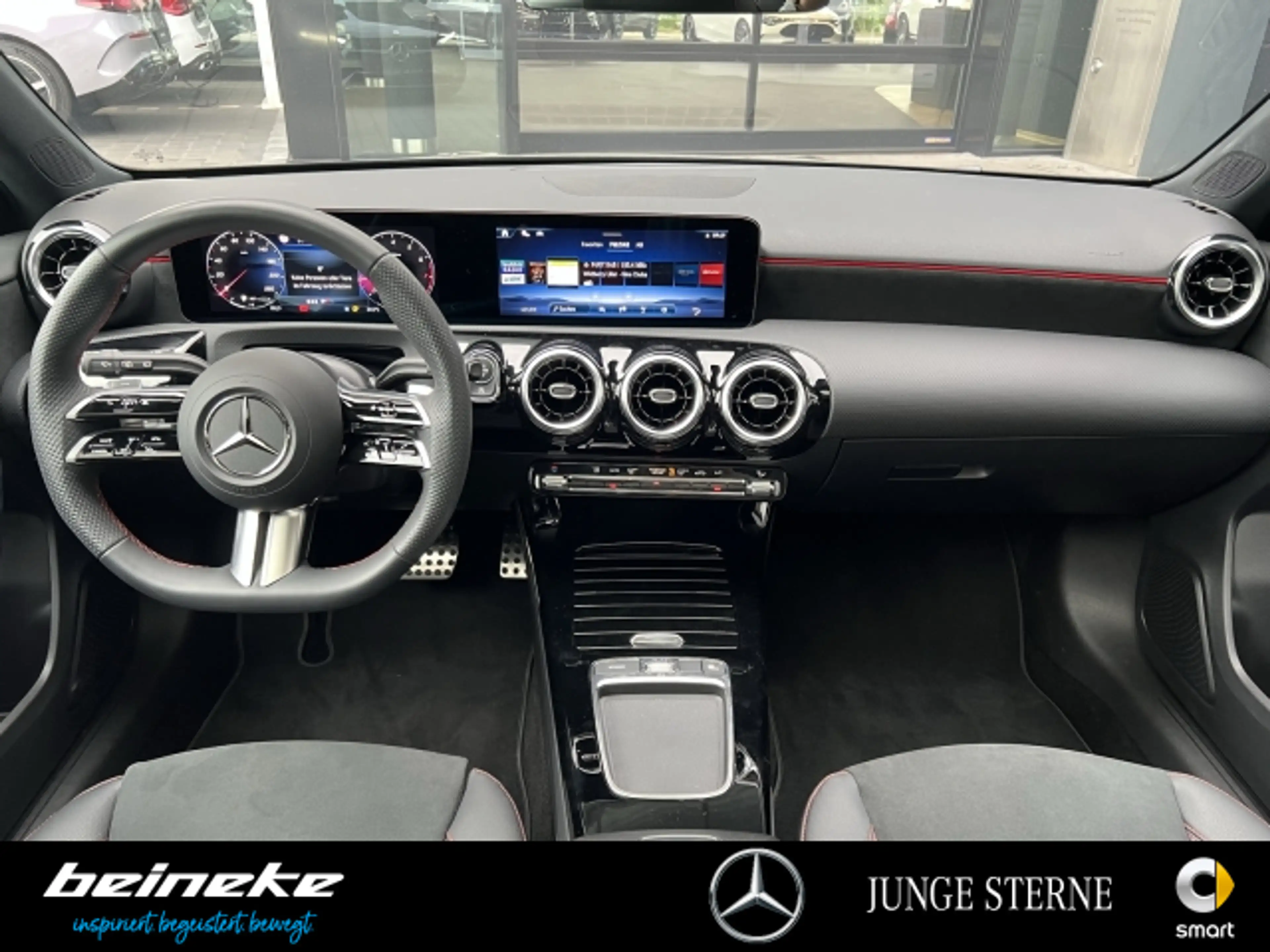Mercedes-Benz A 180 A 180 AMG Line Pano Multibeam Rüka Totw Carplay — photo 8