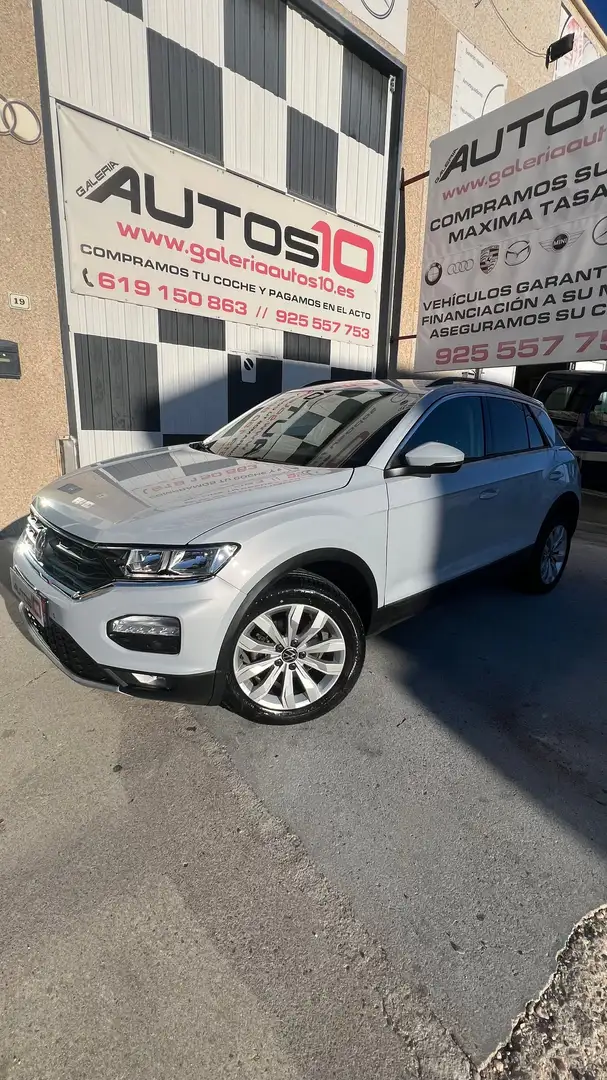 Volkswagen T-Roc 1.0 TSI Advance 81kW Gris - 1