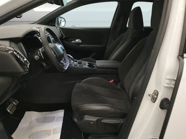 DS Automobiles DS 7 Crossback view 8