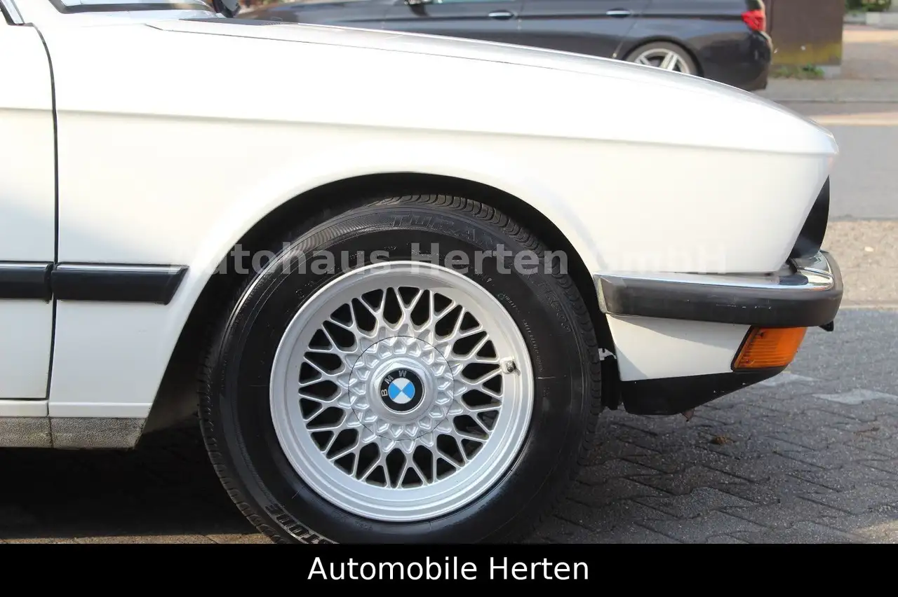 BMW 520 i E28*LIMO*TÜV NEU*H-ZULASSUNG*SCHALTER*TOP*, foto 9