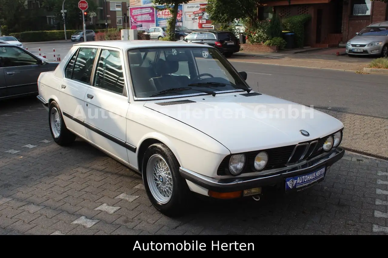 BMW 520 i E28*LIMO*TÜV NEU*H-ZULASSUNG*SCHALTER*TOP*, foto 3