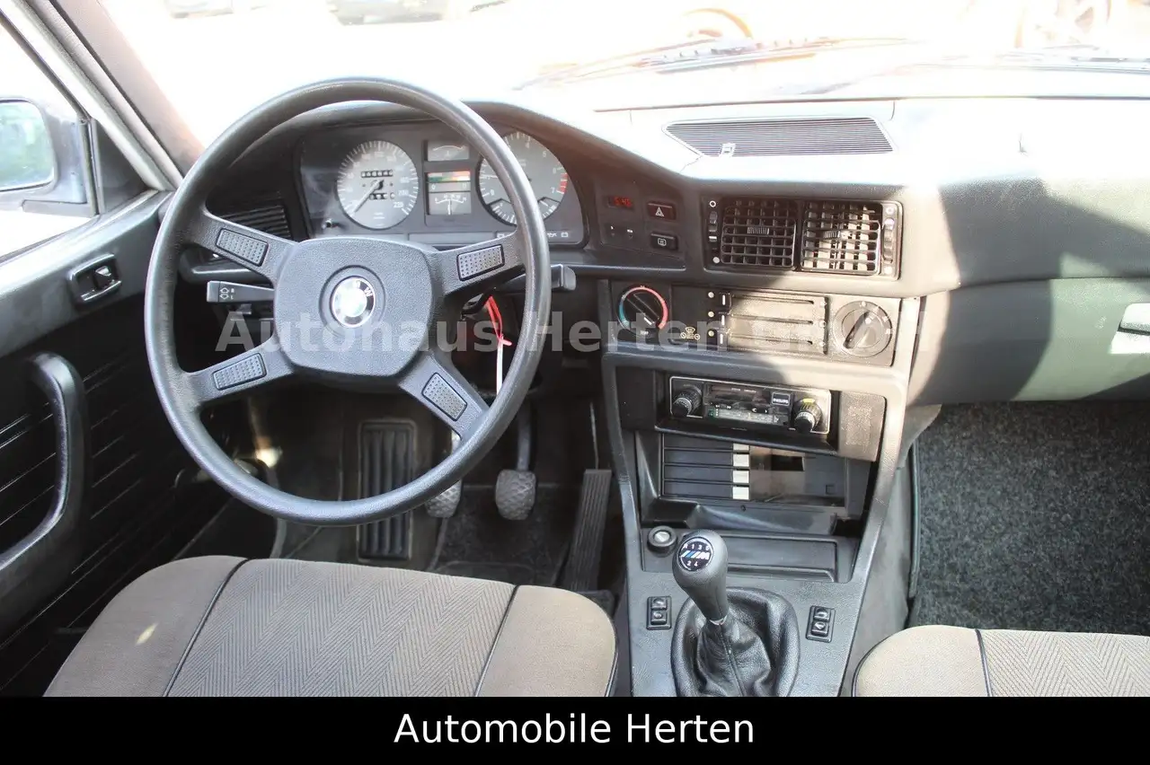 BMW 520 i E28*LIMO*TÜV NEU*H-ZULASSUNG*SCHALTER*TOP*, foto 12