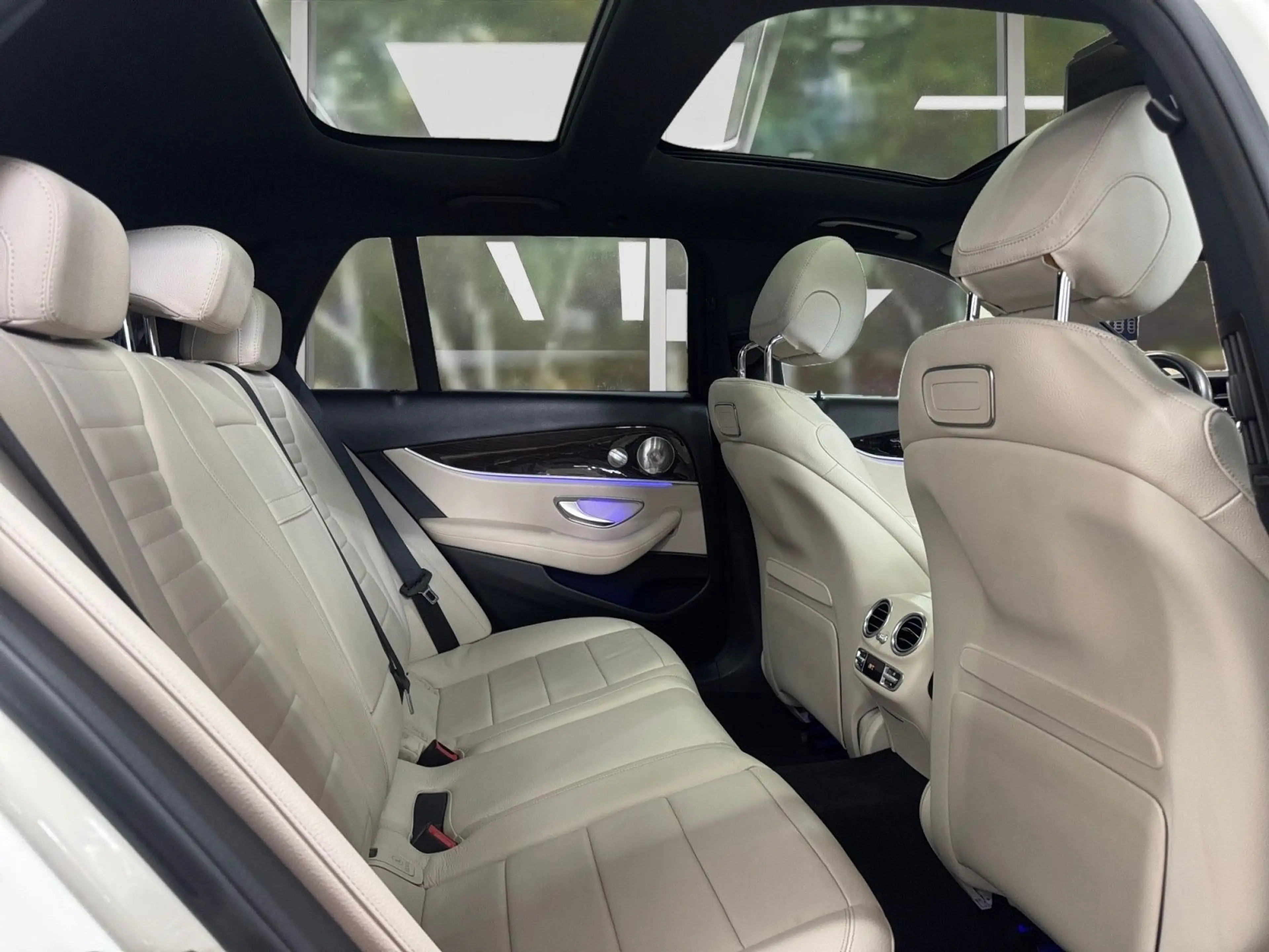 Mercedes-Benz E 450 4Matic Amg, Insp. Neu, 7-Sitzer — photo 8