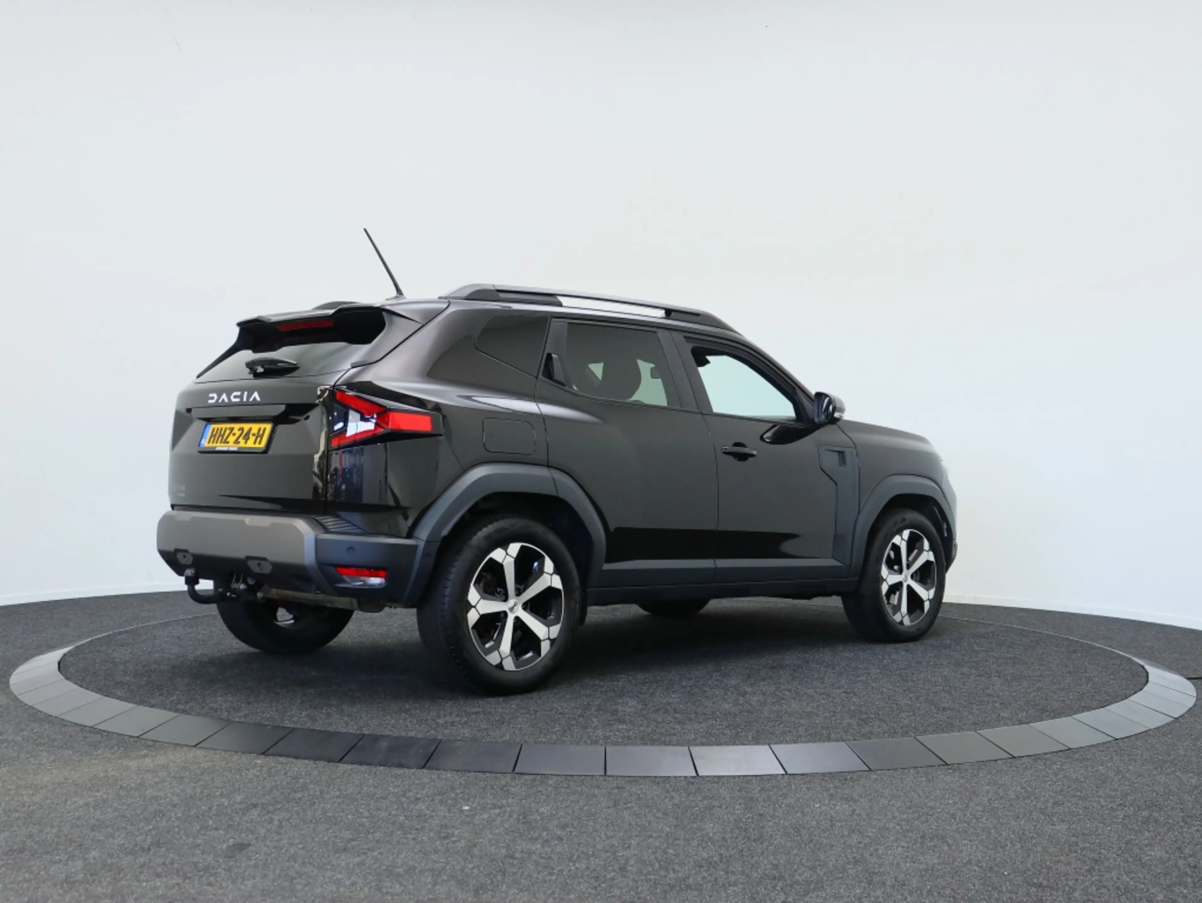 Dacia Duster 1.6 Hybrid 140 Journey | Trekhaak | Navigatie | Ca — photo 2