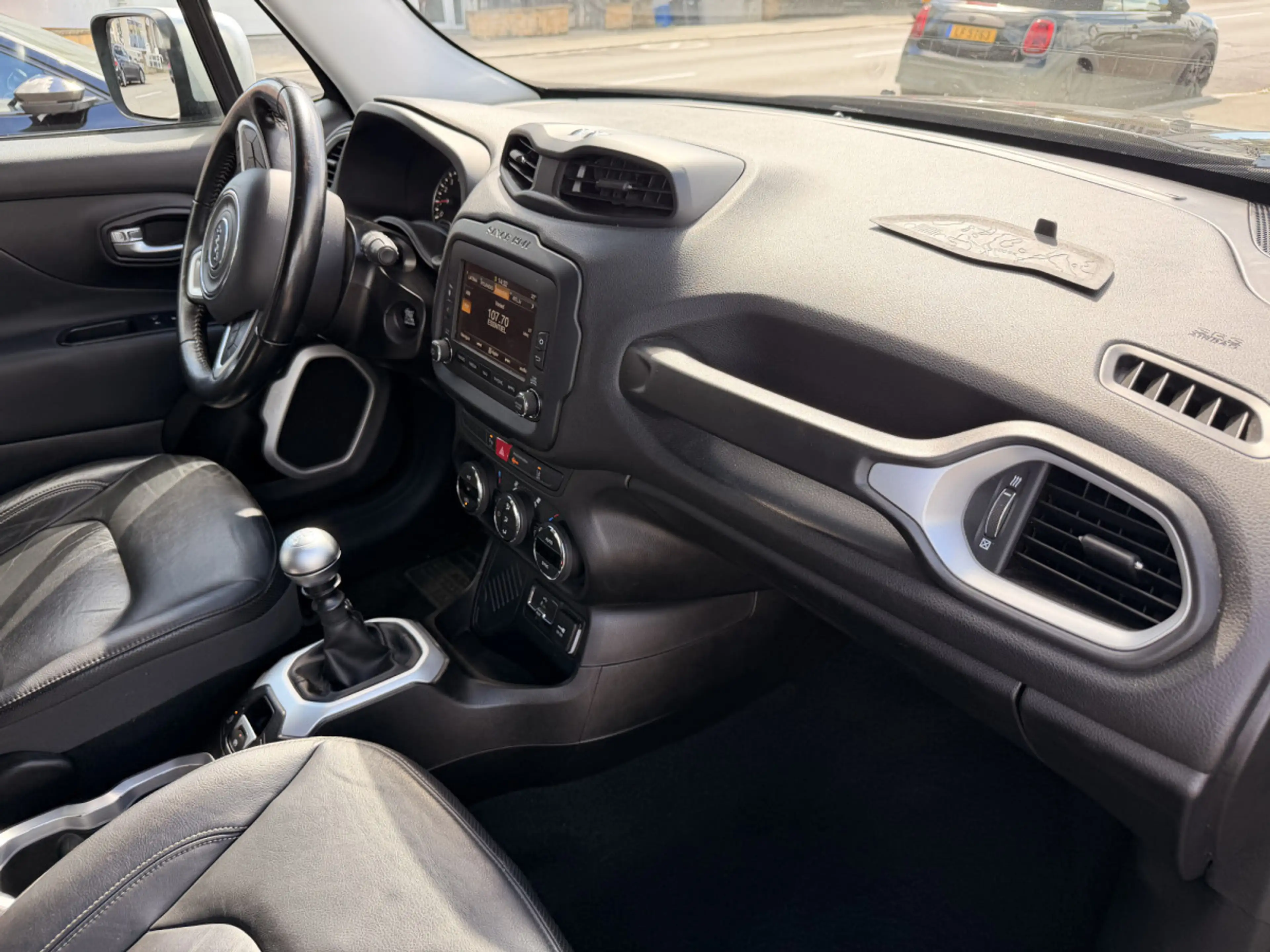 Jeep Renegade 1.4 136 LIMITED — photo 11