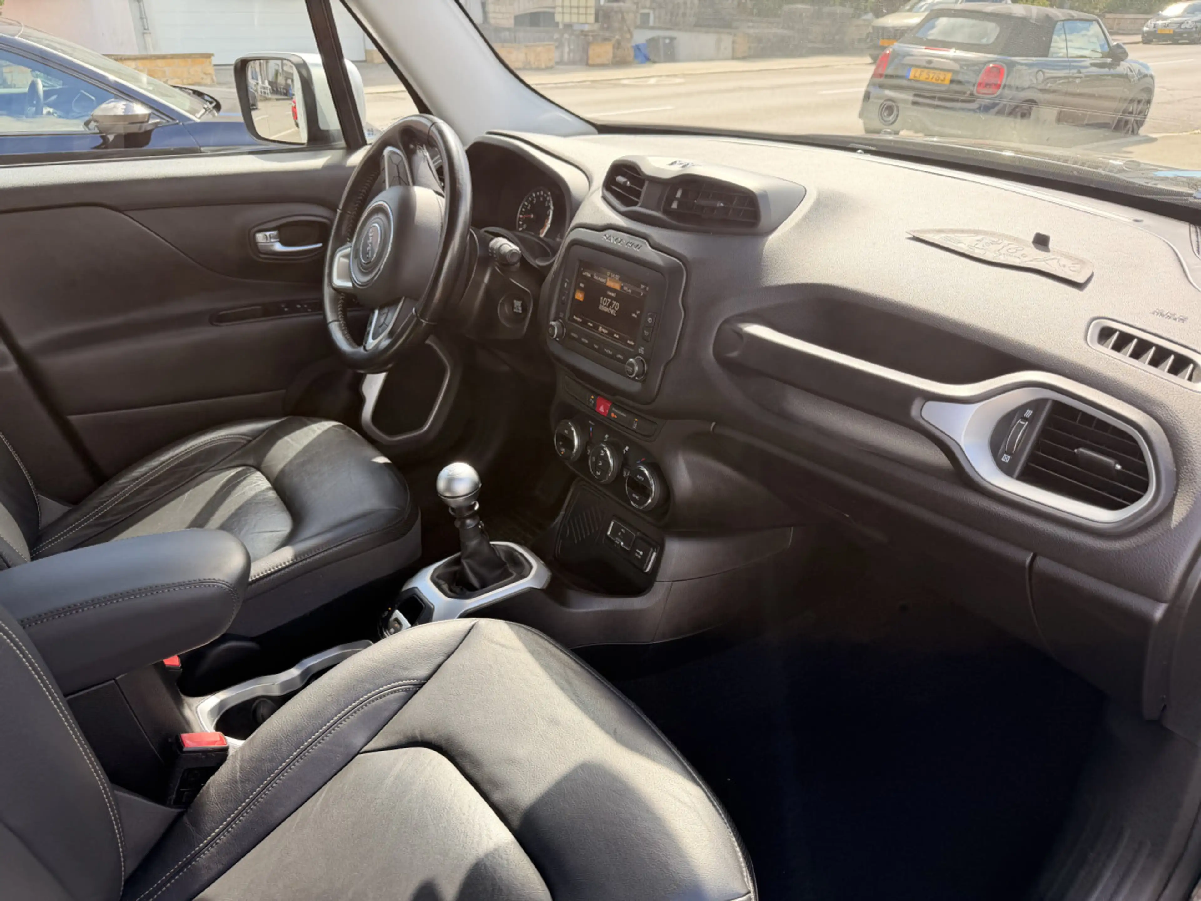 Jeep Renegade 1.4 136 LIMITED — photo 3