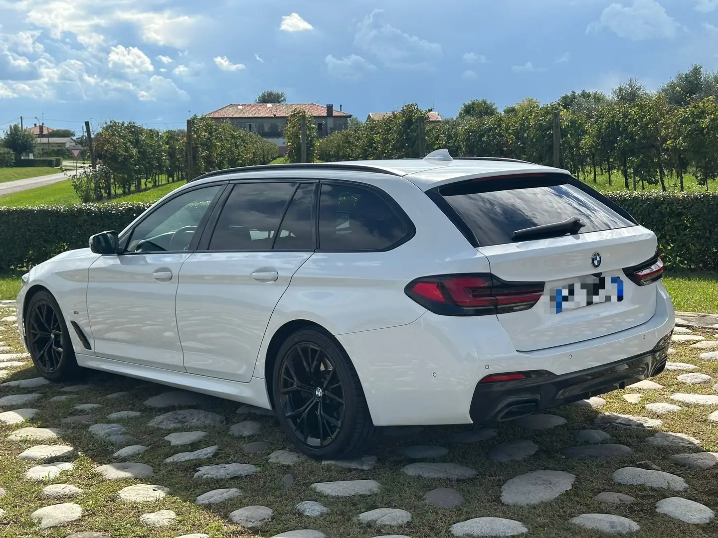 BMW 530 530d Touring 48V Msport Pro auto Bianco - 2