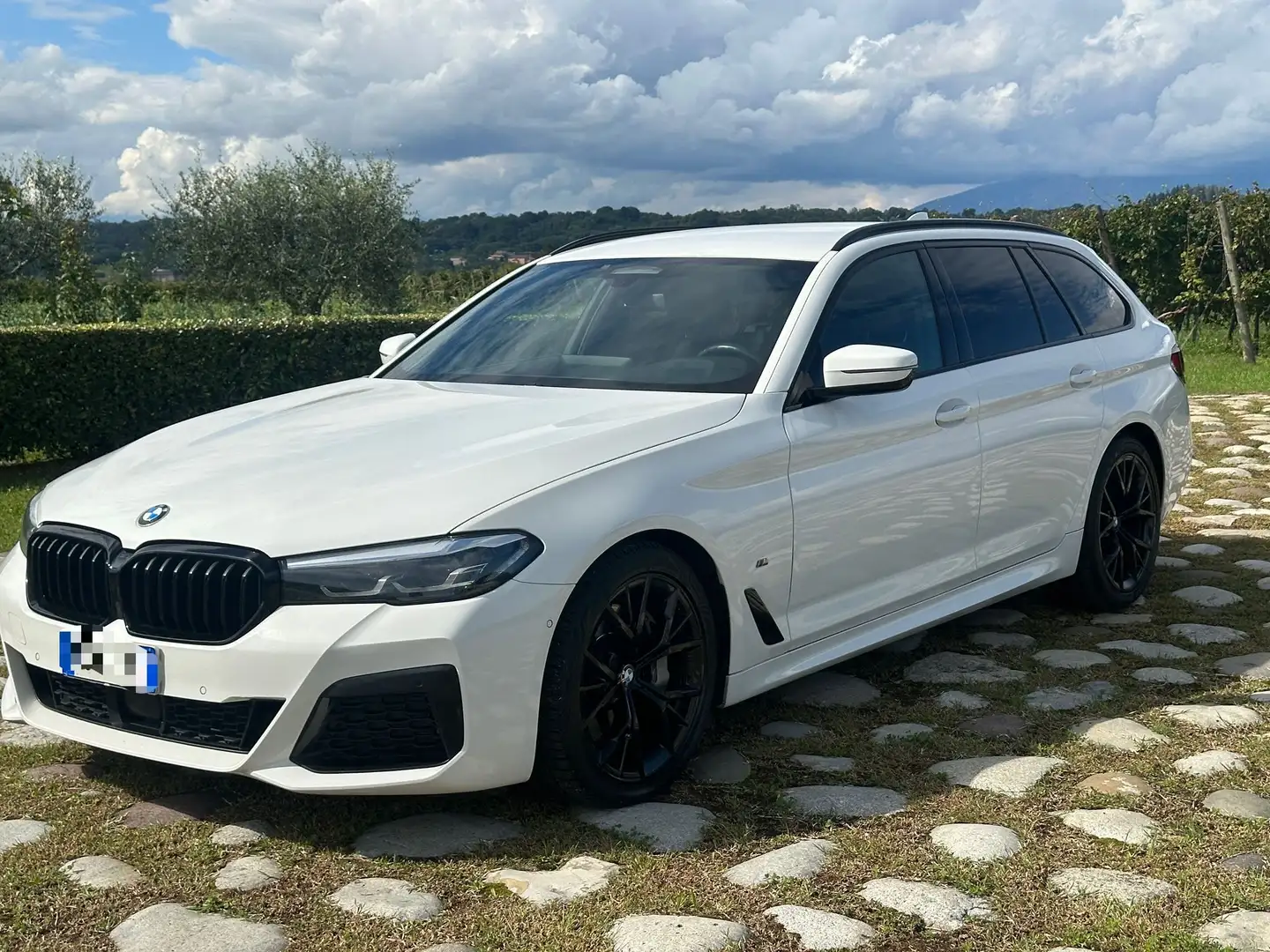 BMW 530 530d Touring 48V Msport Pro auto Bianco - 1
