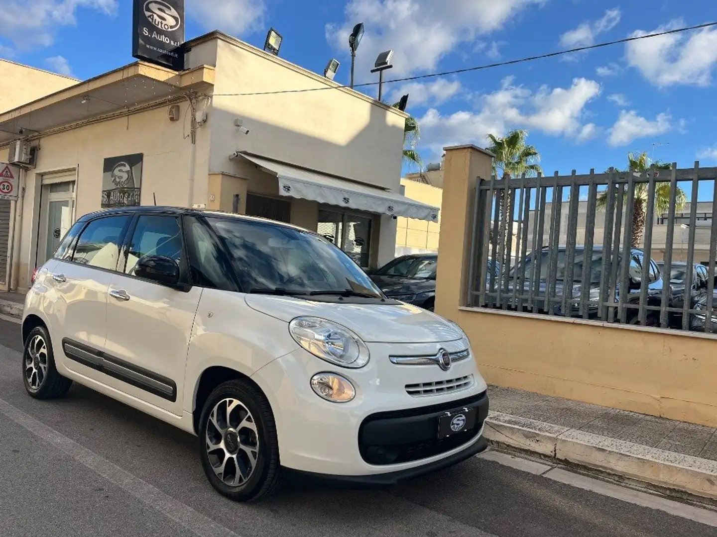 Fiat 500L 1.6 Multijet 120 CV Lounge Blanc - 1