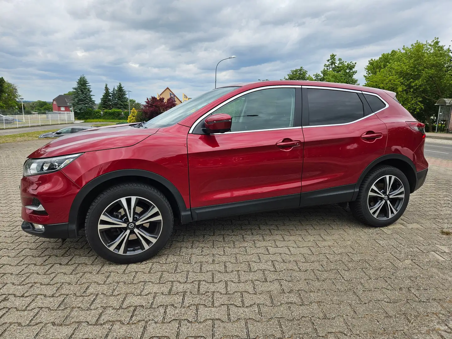Nissan Qashqai N-Connecta LED(AFS) NAVI Kamera Around SHZ Rot - 2