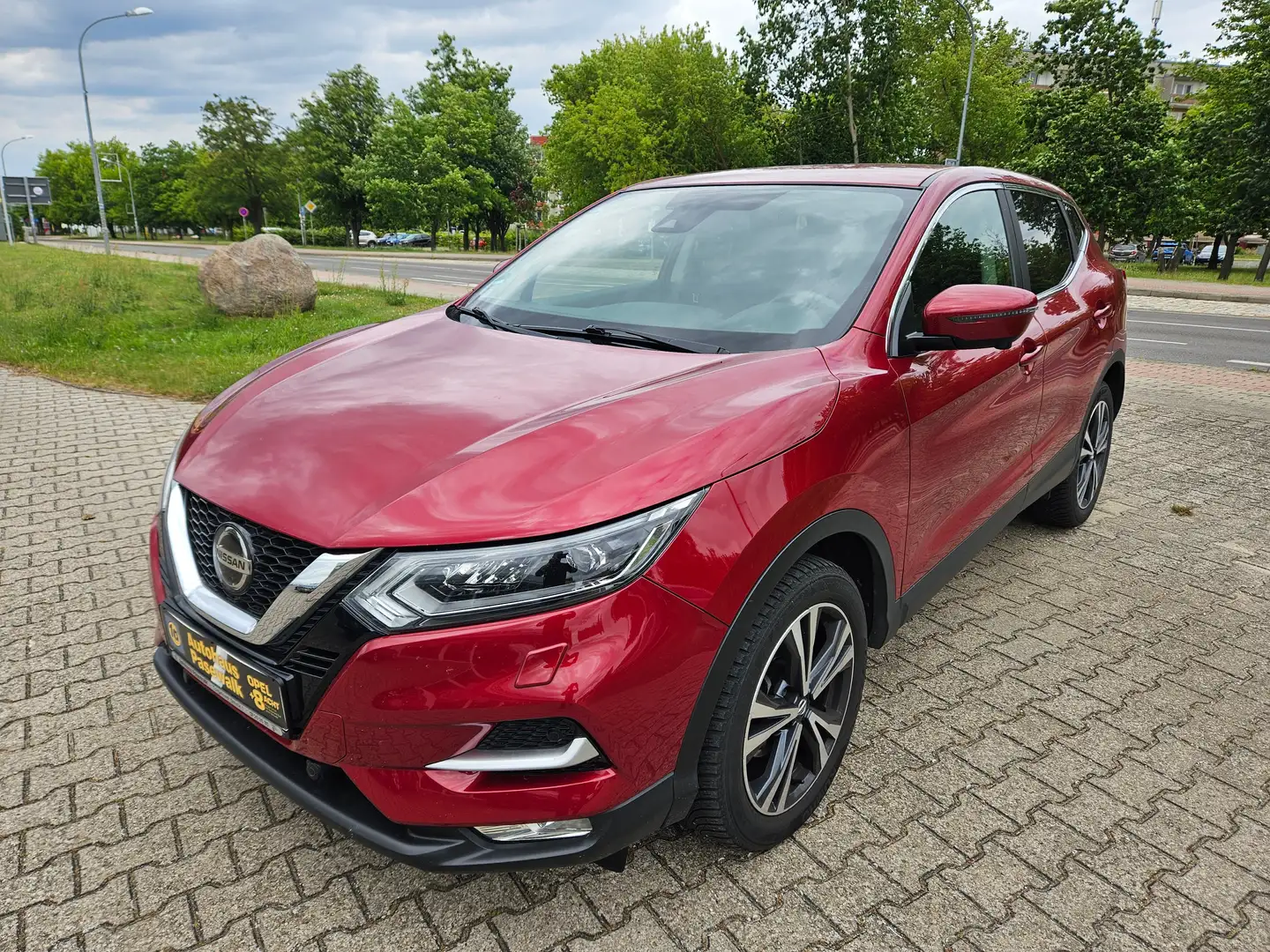 Nissan Qashqai N-Connecta LED(AFS) NAVI Kamera Around SHZ Rot - 1
