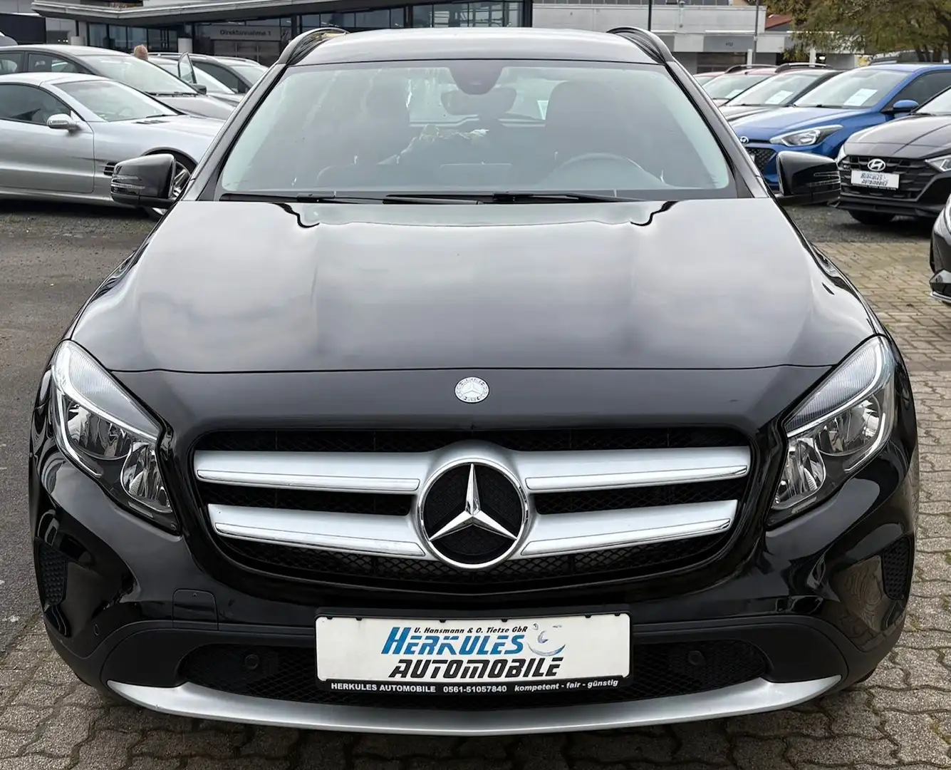 Mercedes-Benz GLA 200 Kamera/Sitzheizung/PDC Schwarz - 2
