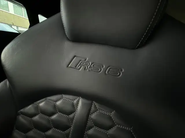 Audi RS6 view 11