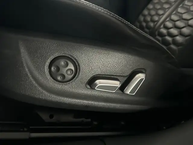 Audi RS6 view 12