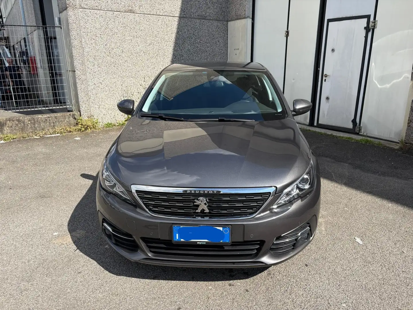 Peugeot 308 308 II 2018 5p 1.5 bluehdi Allure s Bronce - 1