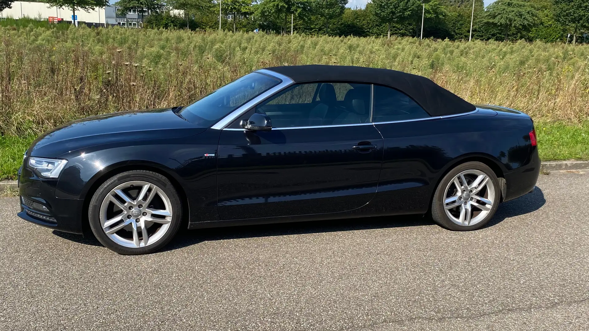 Audi A5 A5 2.0 TFSI Quattro S-line Zwart - 2
