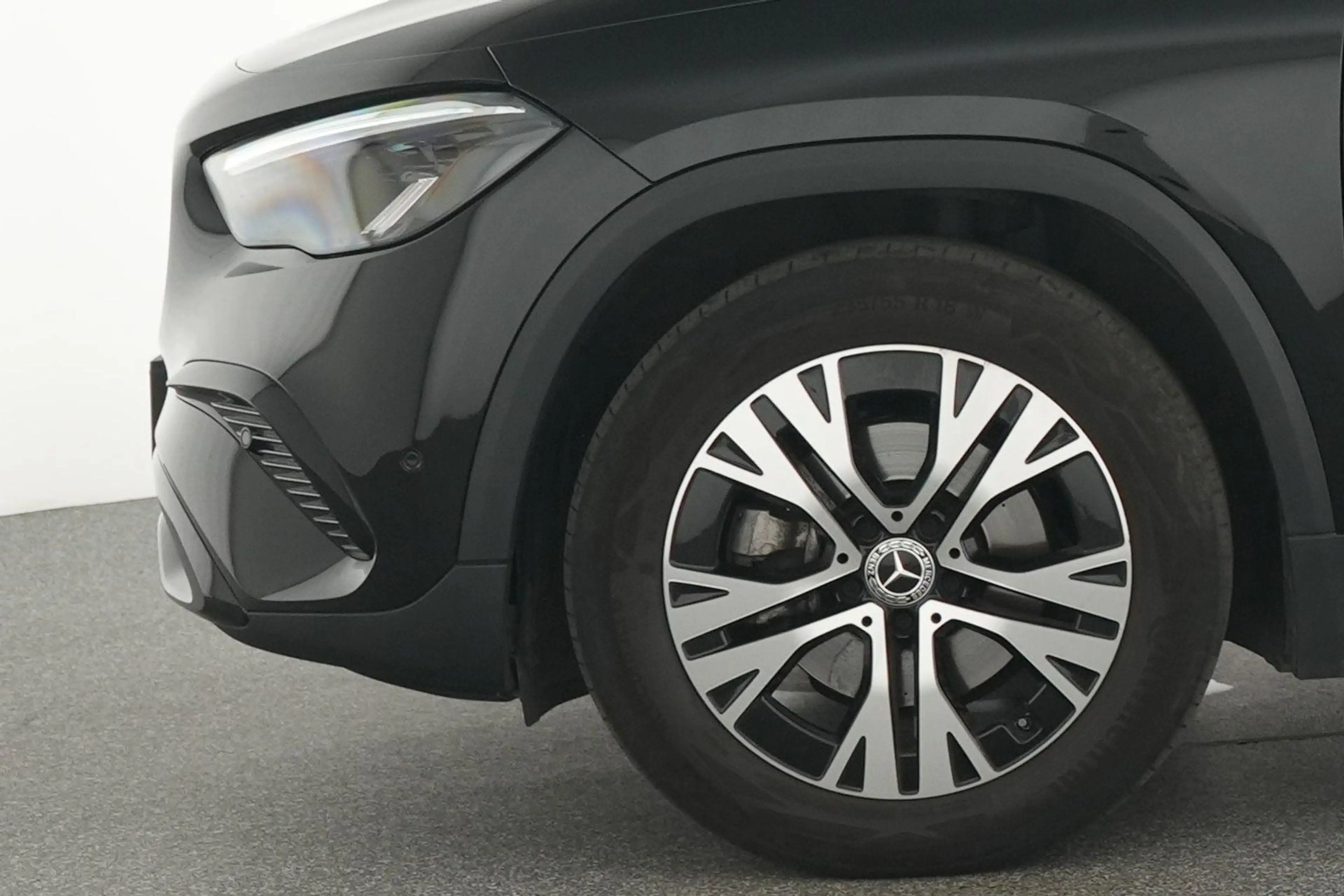 Mercedes-Benz GLA 180 d Luxury Line — photo 5
