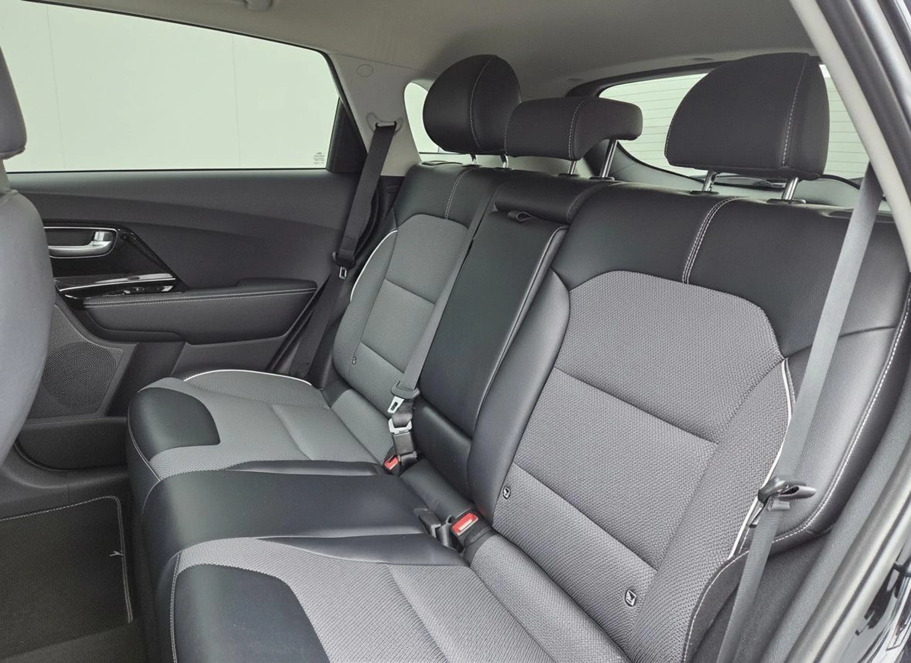 Kia e-Niro DynamicPlusLine 39kWh | Schuifdak | SOH 100% — photo 16